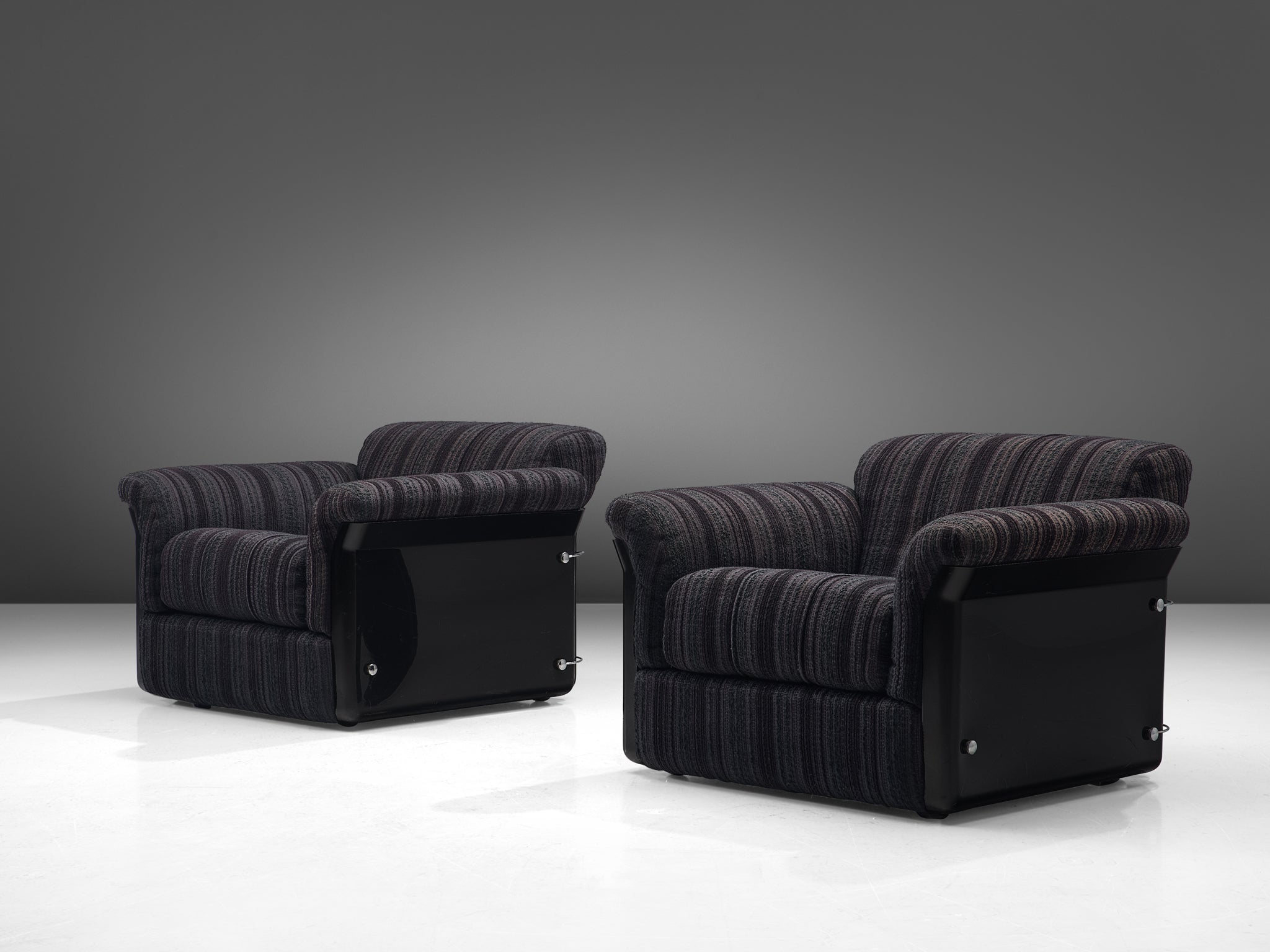 Vittorio Introini for Saporiti Pair of 'Larissa' Lounge Chairs seating Morentz