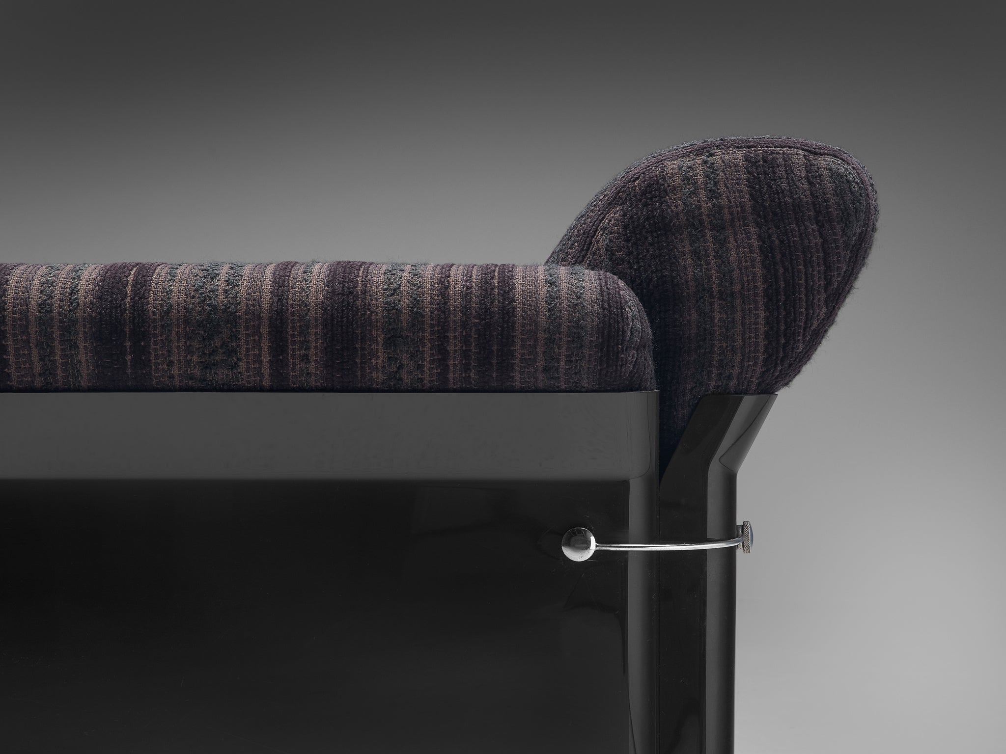 Vittorio Introini for Saporiti Pair of 'Larissa' Lounge Chairs seating Morentz