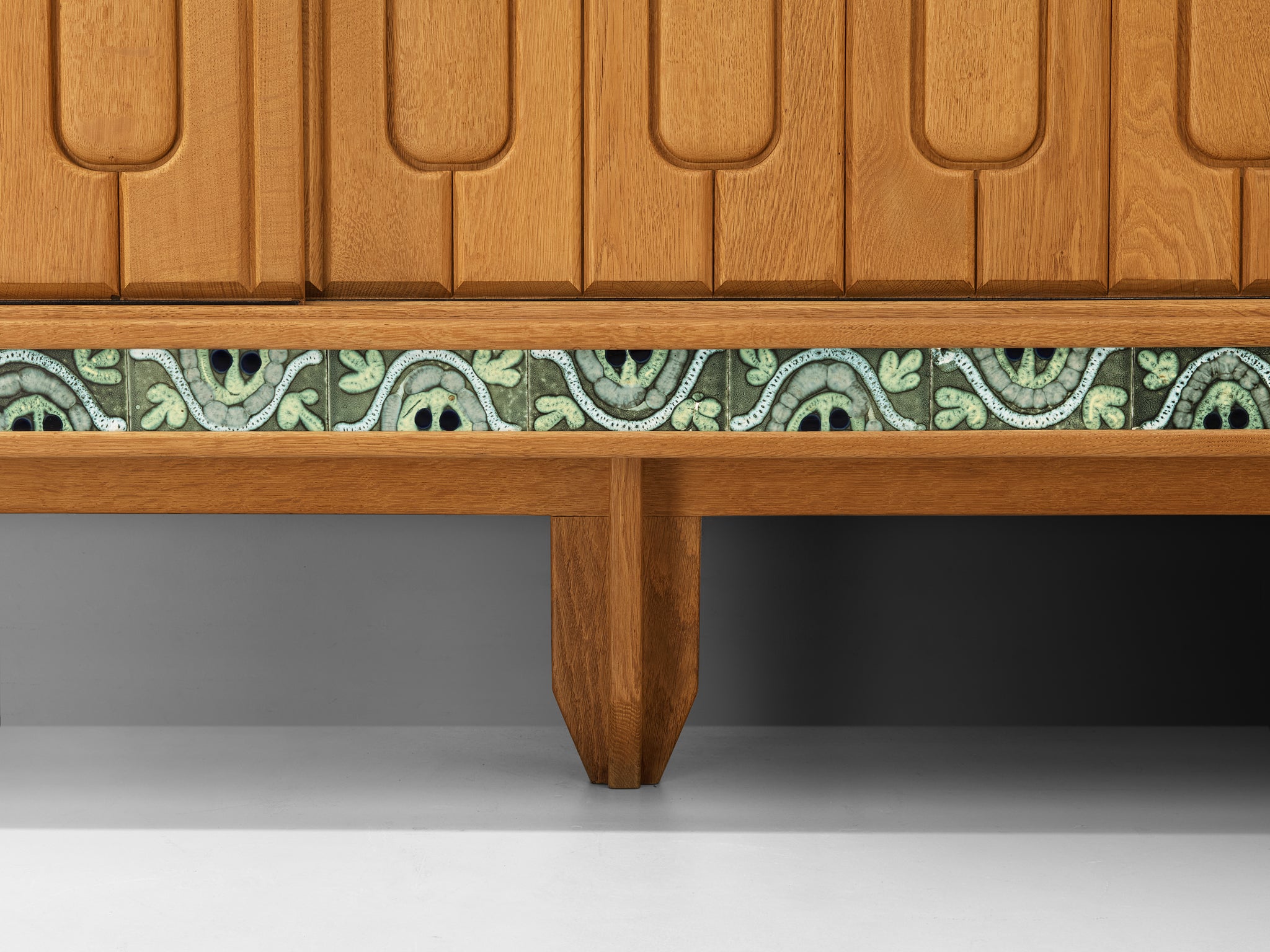 Guillerme & Chambron 'Simon' Sideboard in Oak with Ceramic Tiles Case pieces and storage cabinets Morentz