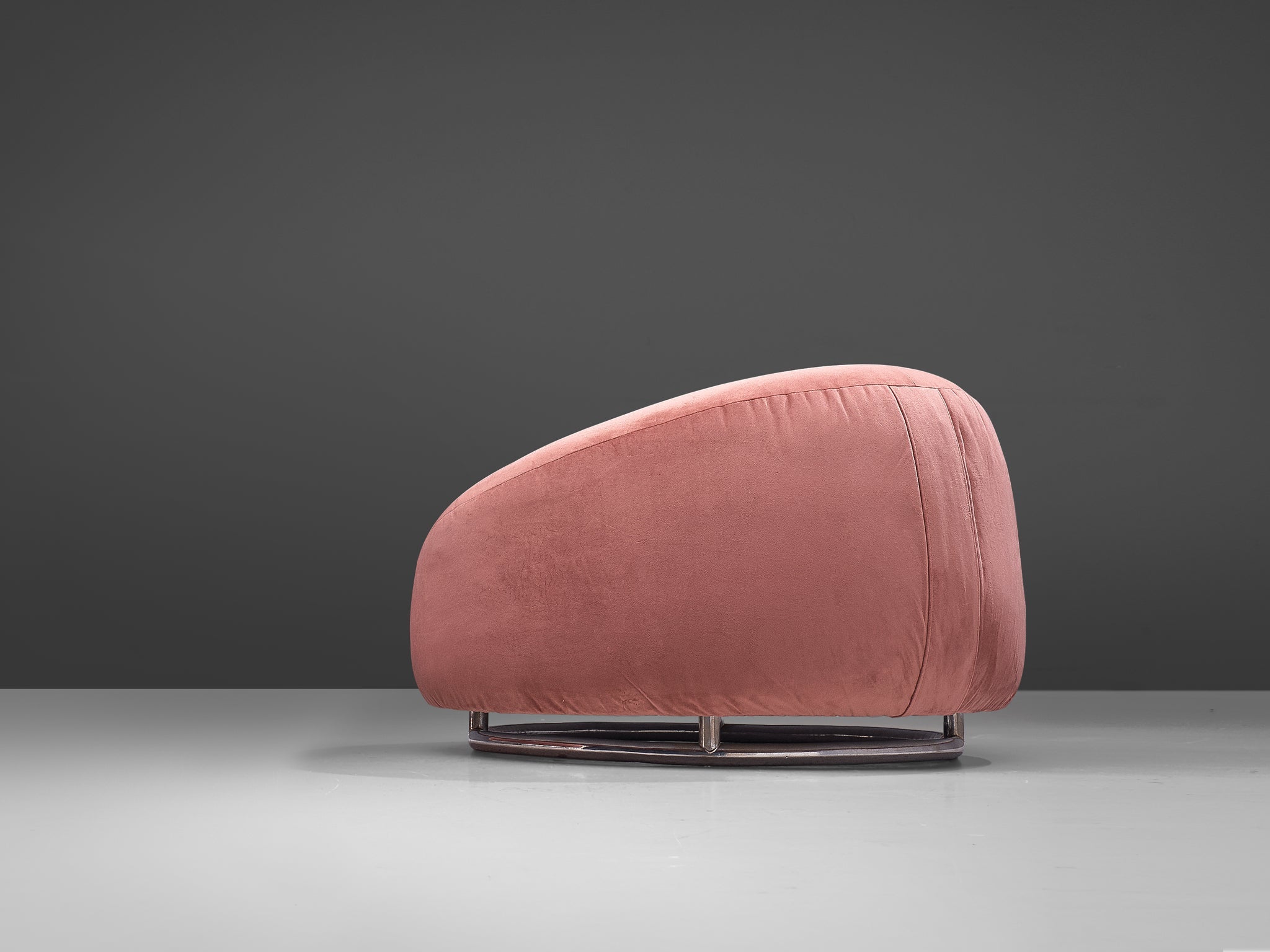 Circular Club Chair in Pink Velvet seating Morentz