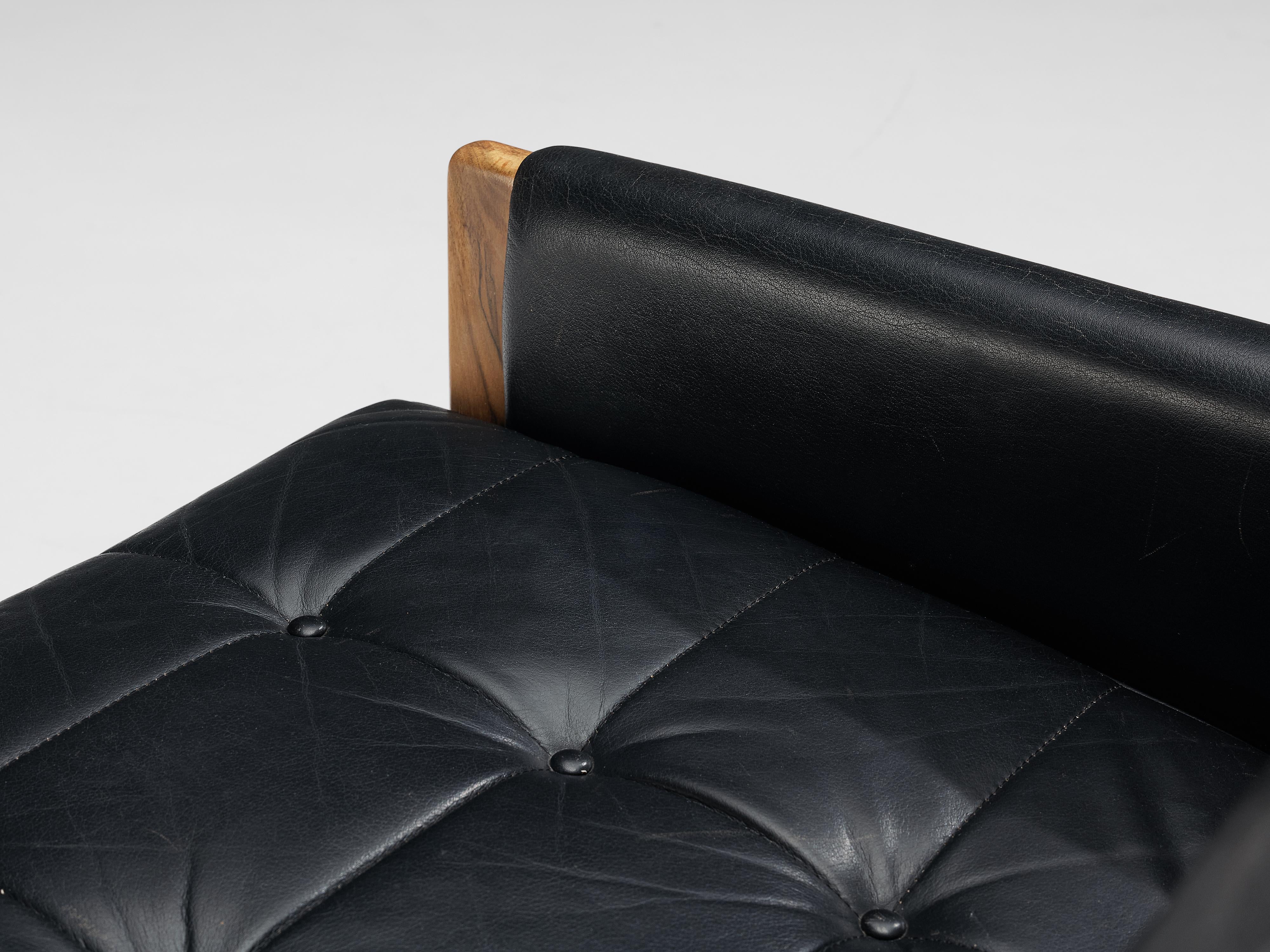 Italian Lounge Chair in Black Leather and Stained Walnut seating Morentz