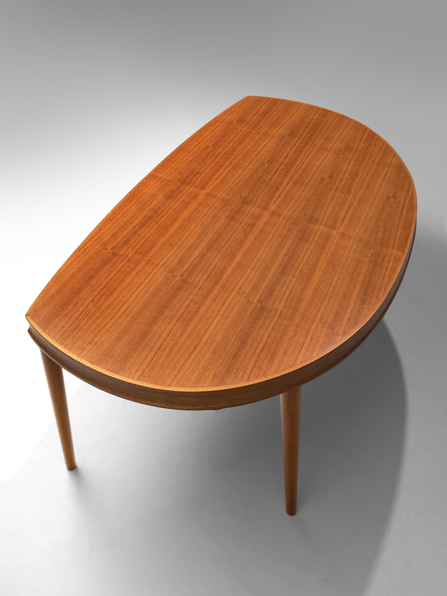 Danish Round Shaped Coffee Table in Teak tables Morentz