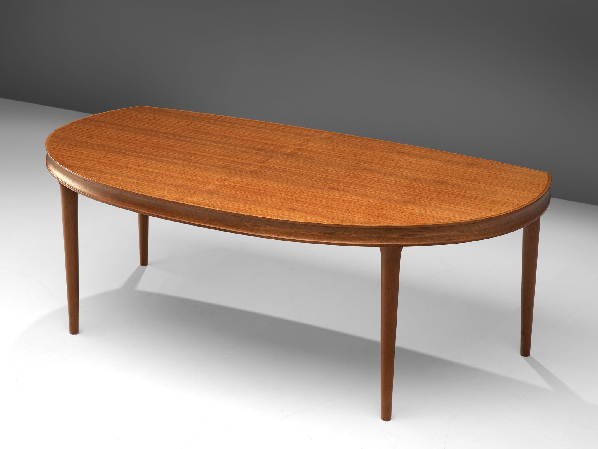 Danish Round Shaped Coffee Table in Teak tables Morentz