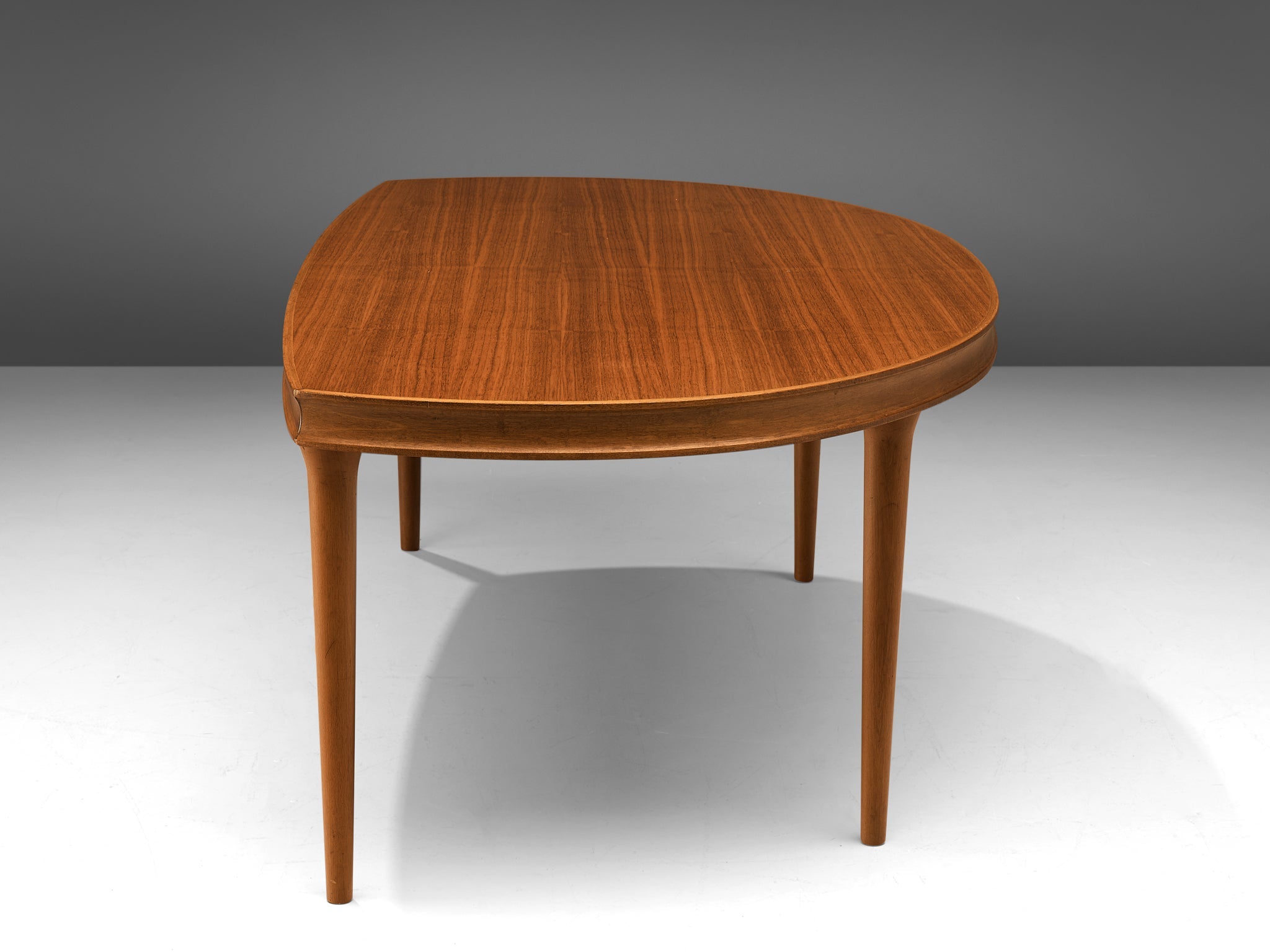 Danish Round Shaped Coffee Table in Teak tables Morentz