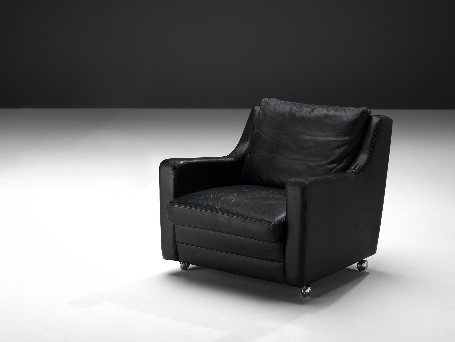 Streamlined Modern Lounge Chair in Black Leather seating Morentz