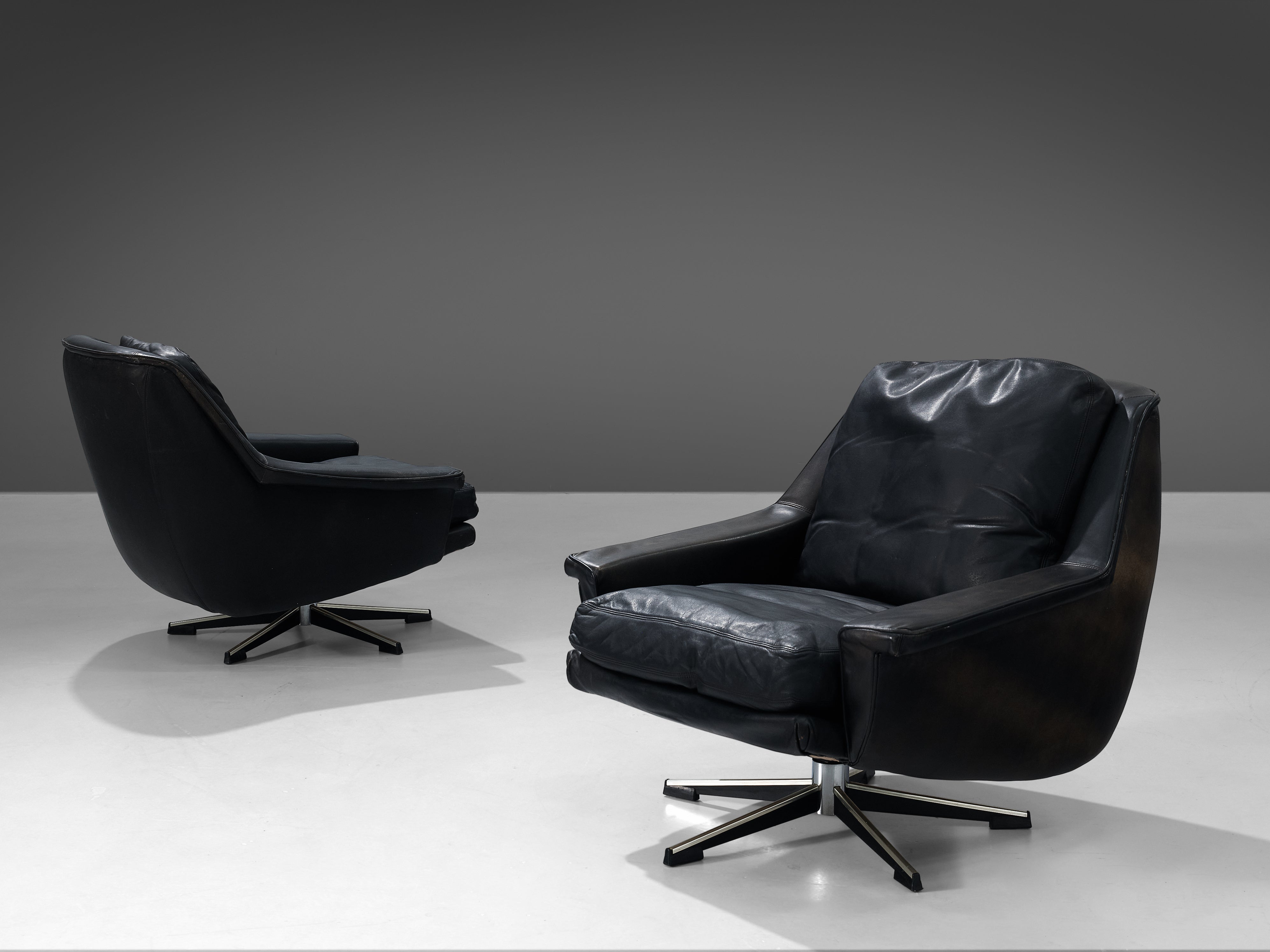 Wilkhahn Swivel Lounge Chairs in Black Leather and Metal seating Morentz