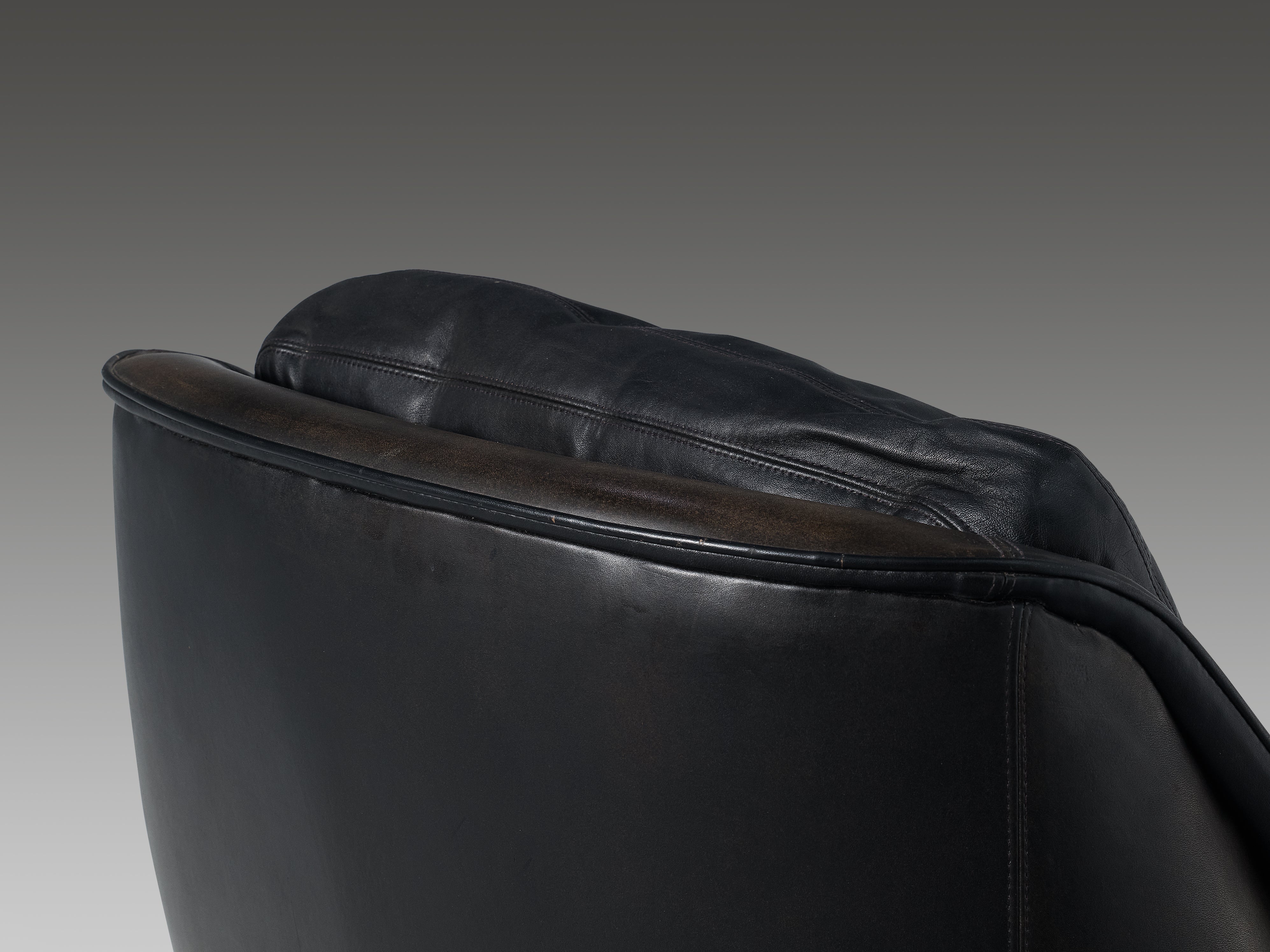 Wilkhahn Swivel Lounge Chairs in Black Leather and Metal seating Morentz