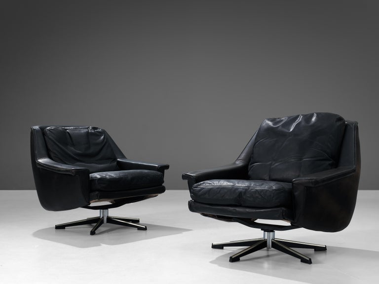 Wilkhahn Swivel Lounge Chairs in Black Leather and Metal
