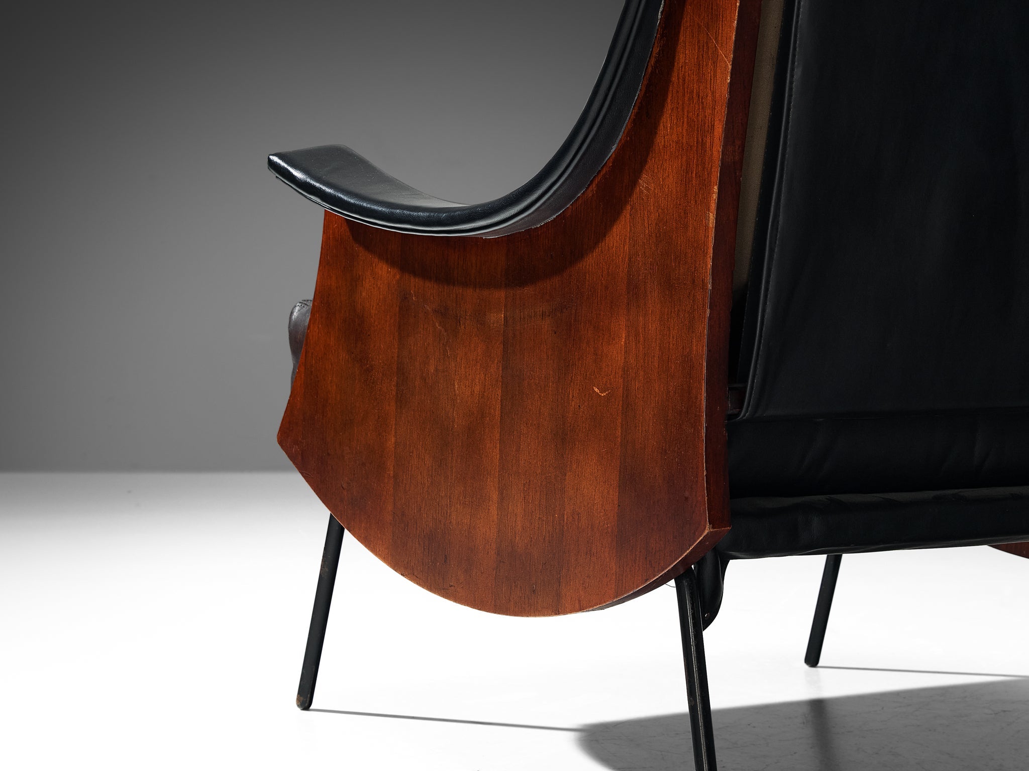 Carlo de Carli for Sormani Pair of 'PIPA' Lounge Chairs in Leather seating Morentz