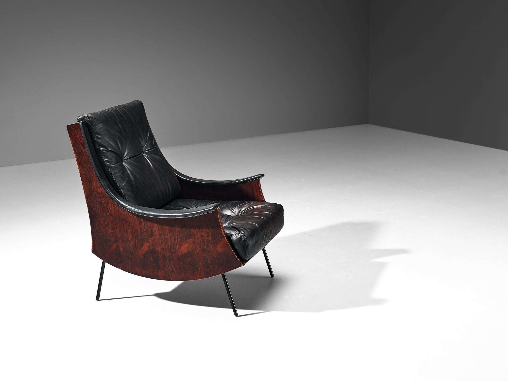 Carlo de Carli for Sormani Pair of 'PIPA' Lounge Chairs in Leather seating Morentz