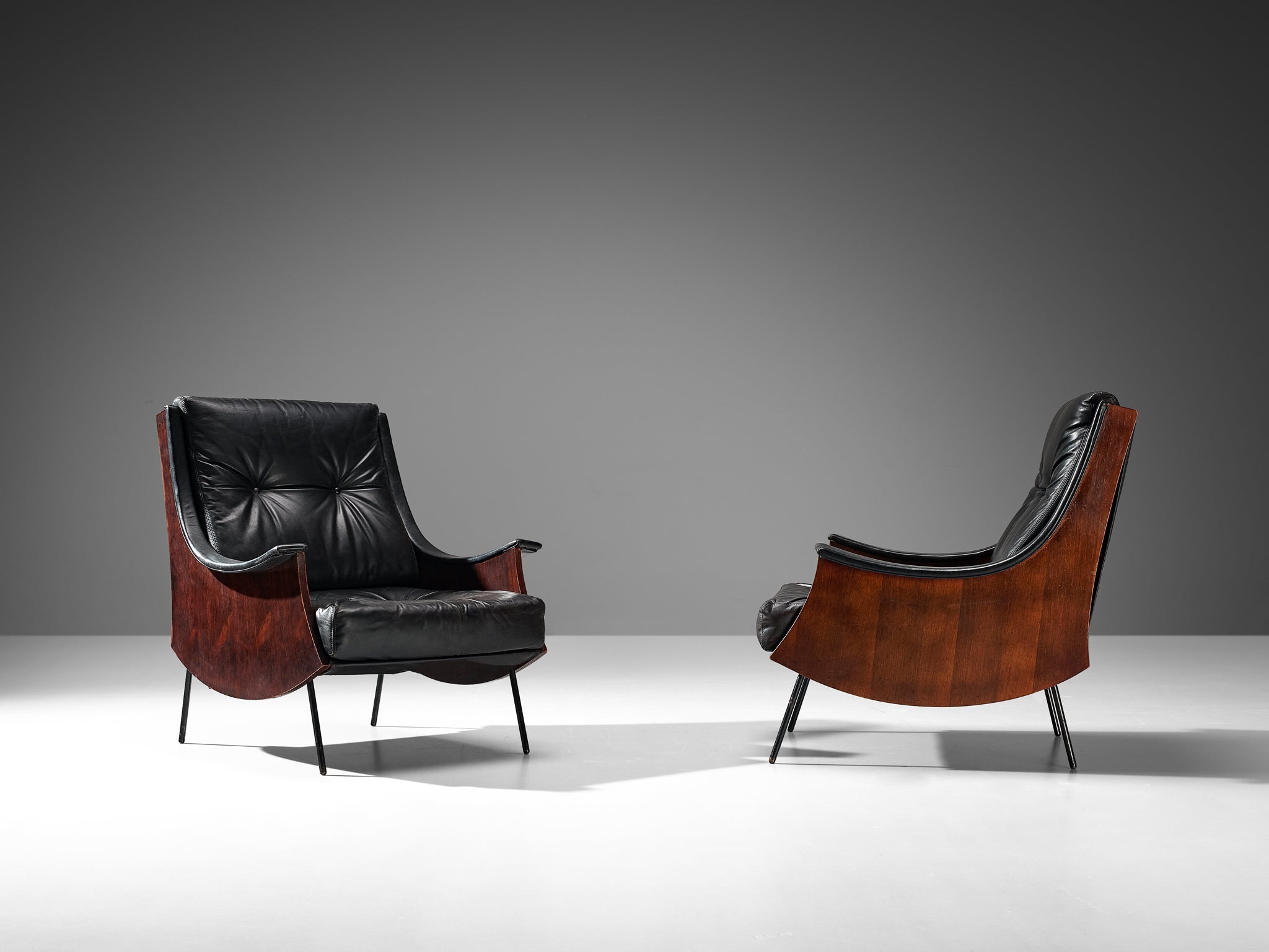 Carlo de Carli for Sormani Pair of 'PIPA' Lounge Chairs in Leather seating Morentz