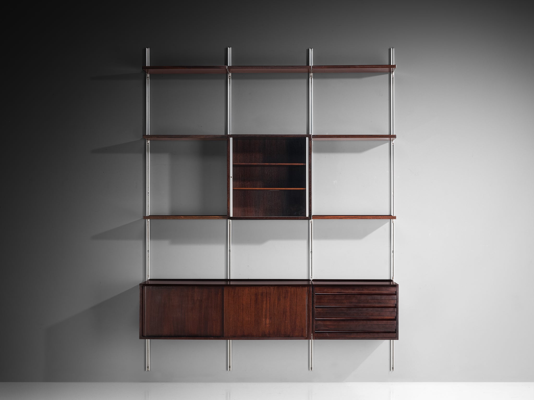 Osvaldo Borsani for Tecno 'E22' Wall Unit or Bookcase in Wood and Metal Case pieces and storage cabinets Morentz