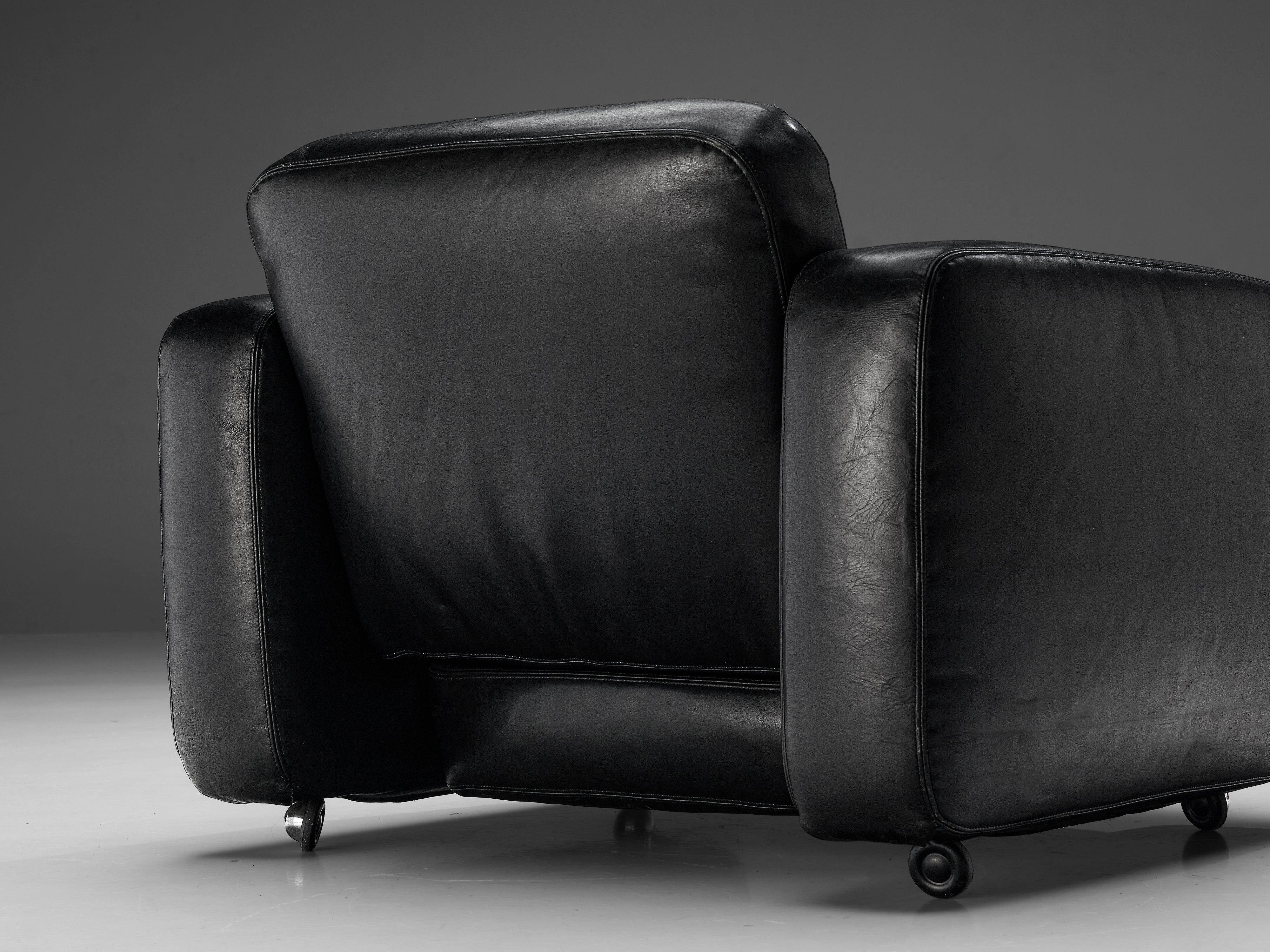 Italian Lounge Chair in Black Leather seating Morentz