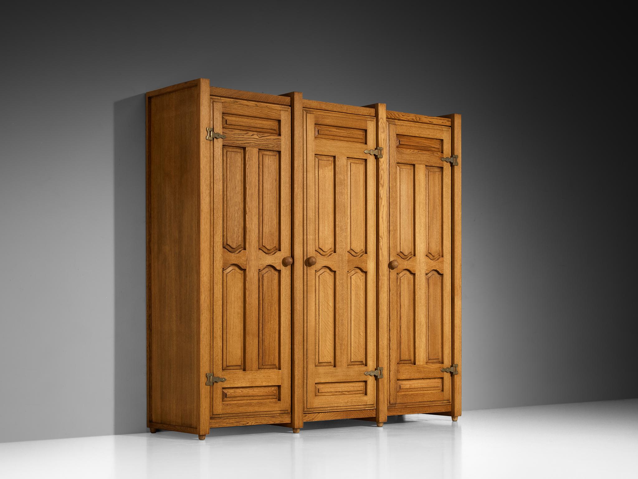 Guillerme & Chambron Wardrobe in Solid Oak case pieces and storage cabinets Morentz