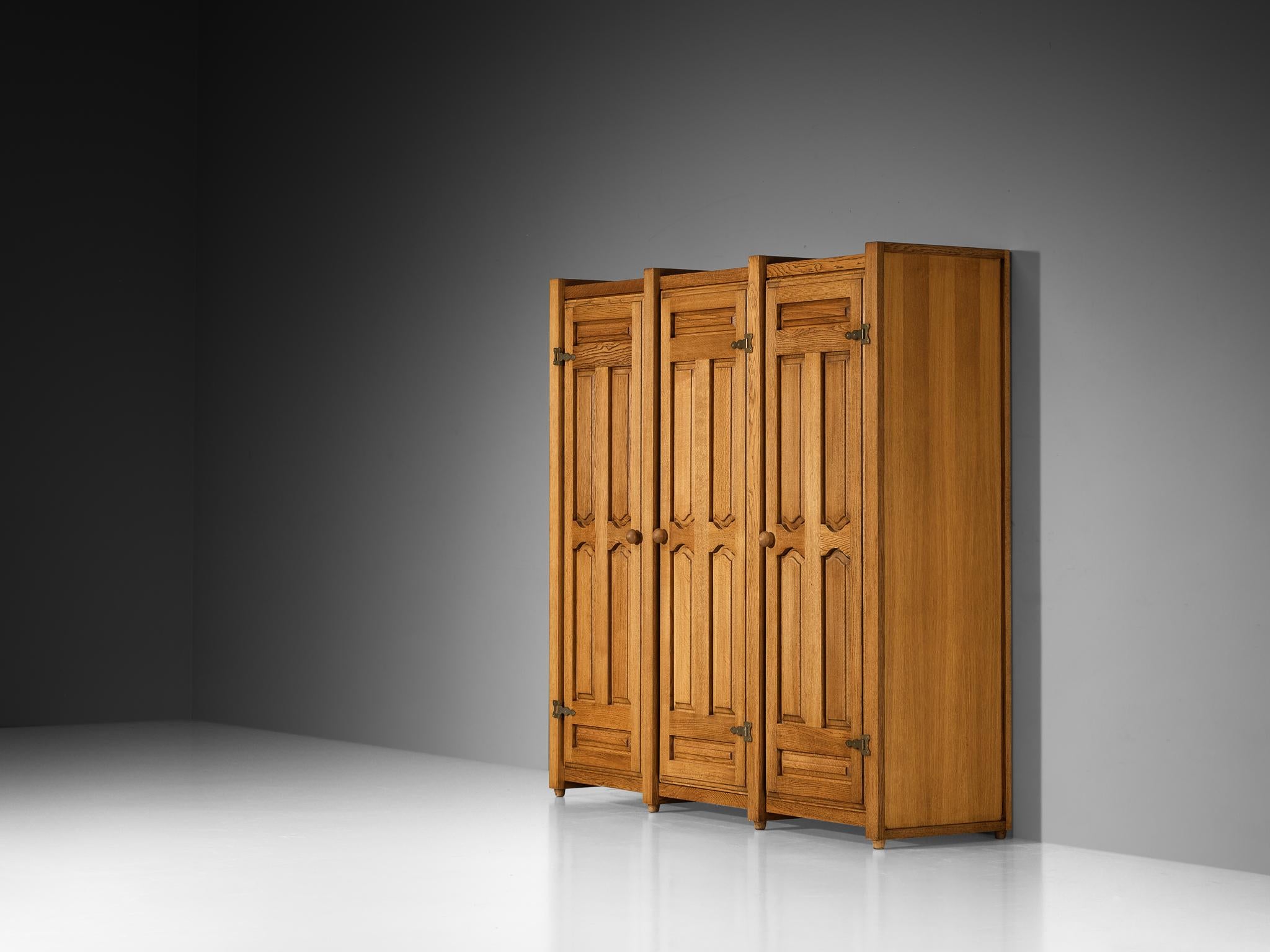 Guillerme & Chambron Wardrobe in Solid Oak case pieces and storage cabinets Morentz