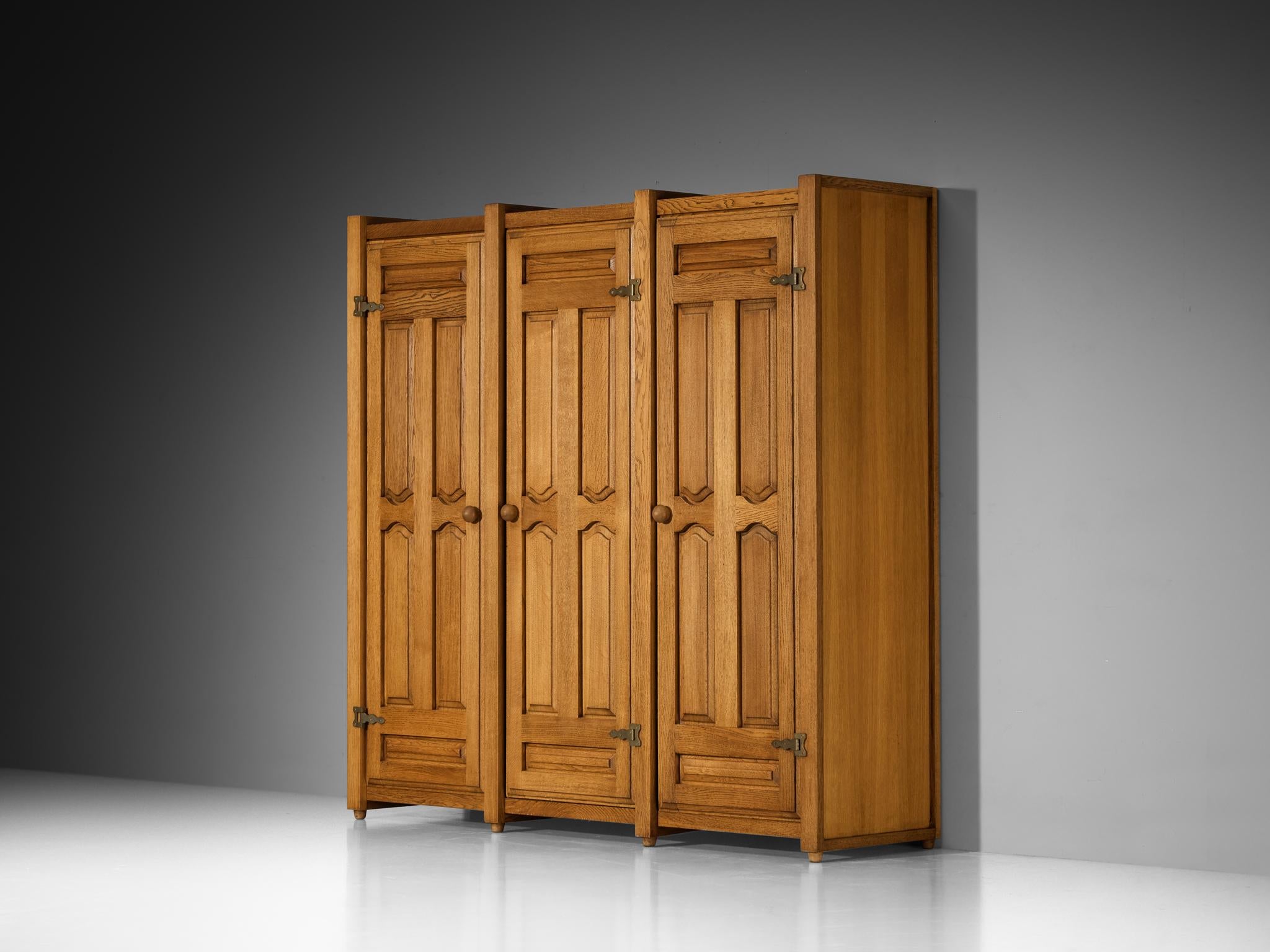 Guillerme & Chambron Wardrobe in Solid Oak case pieces and storage cabinets Morentz