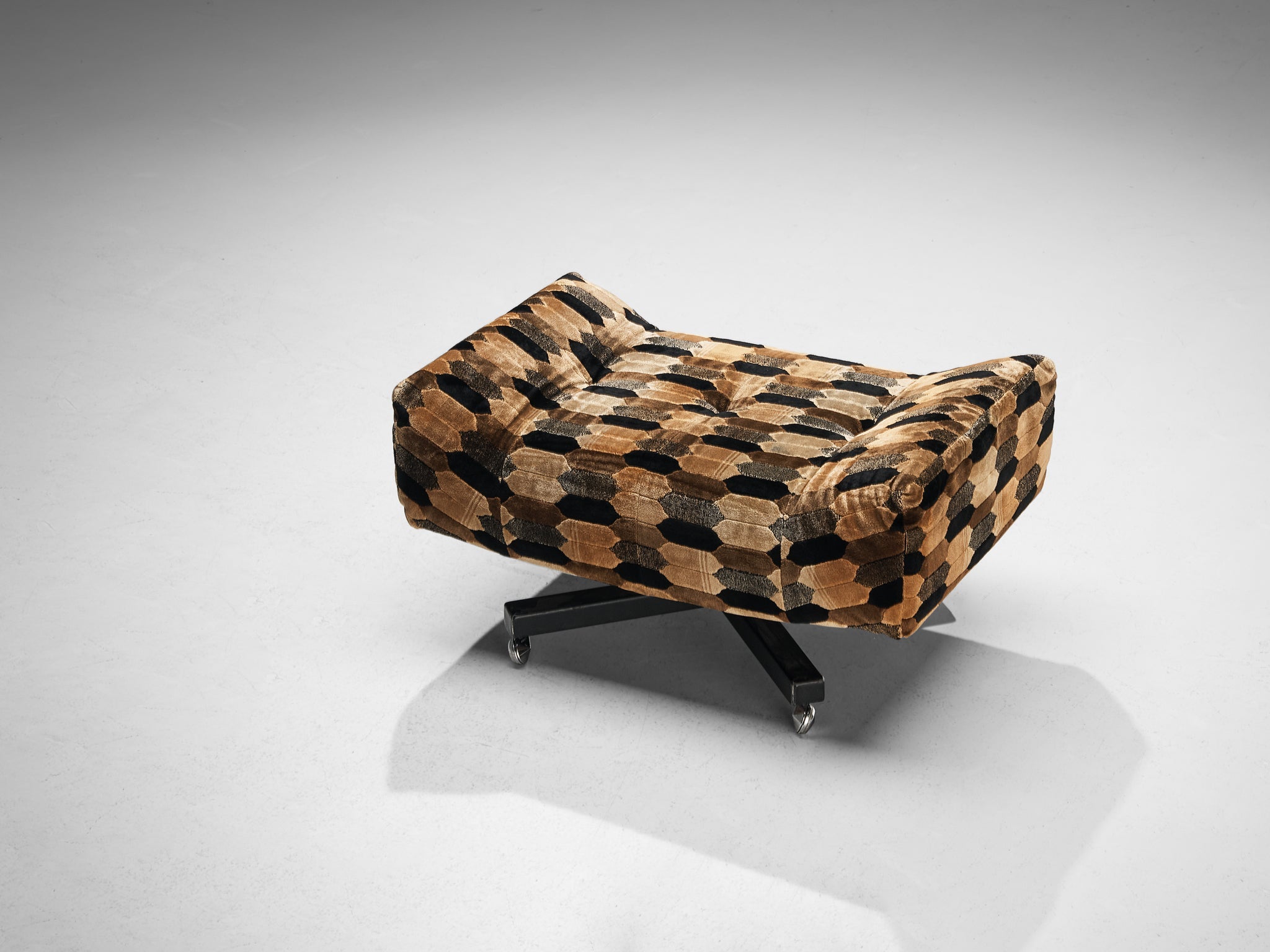 Ottoman in Multicolored Velvet Upholstery seating Morentz