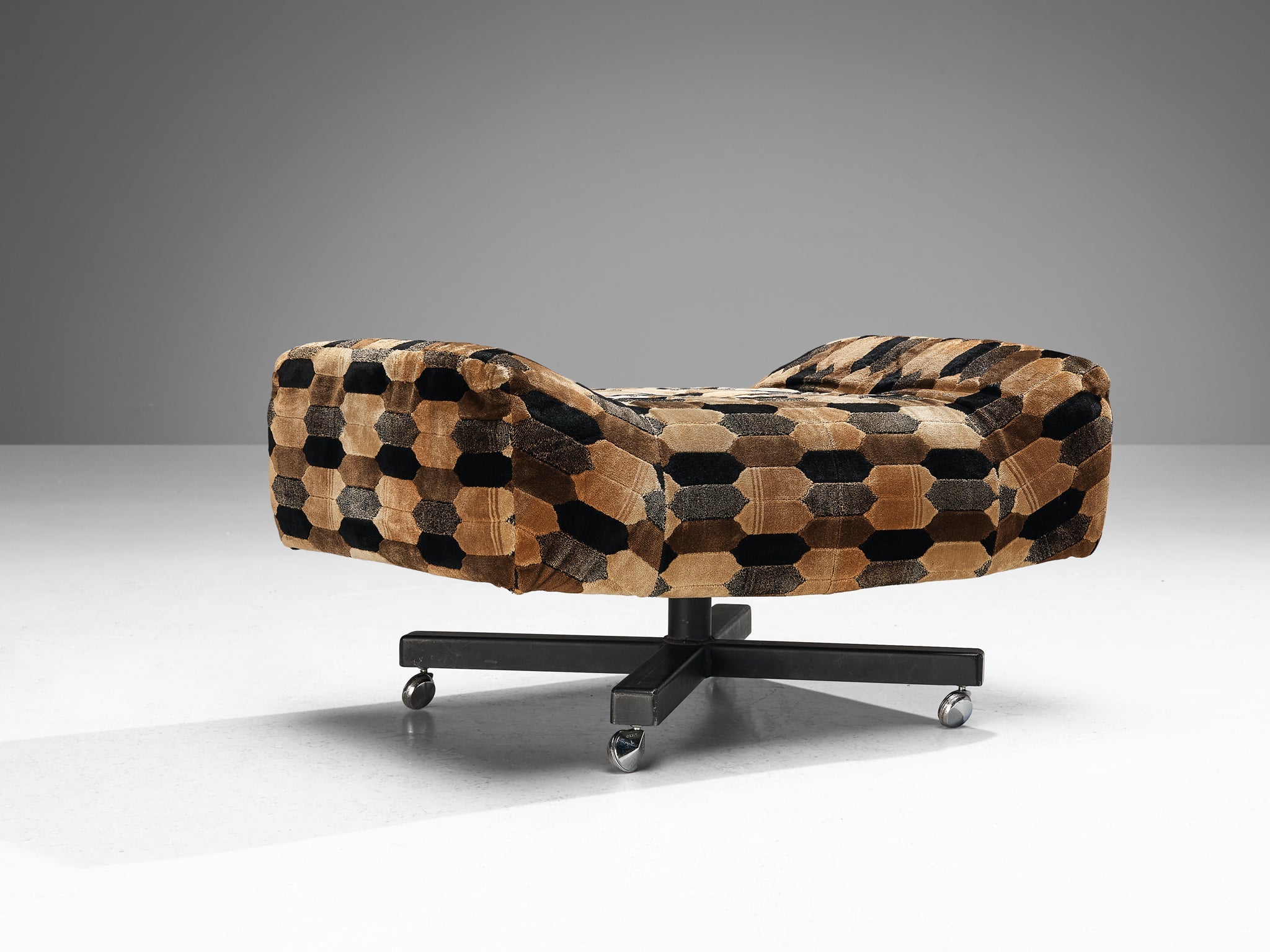 Ottoman in Multicolored Velvet Upholstery seating Morentz