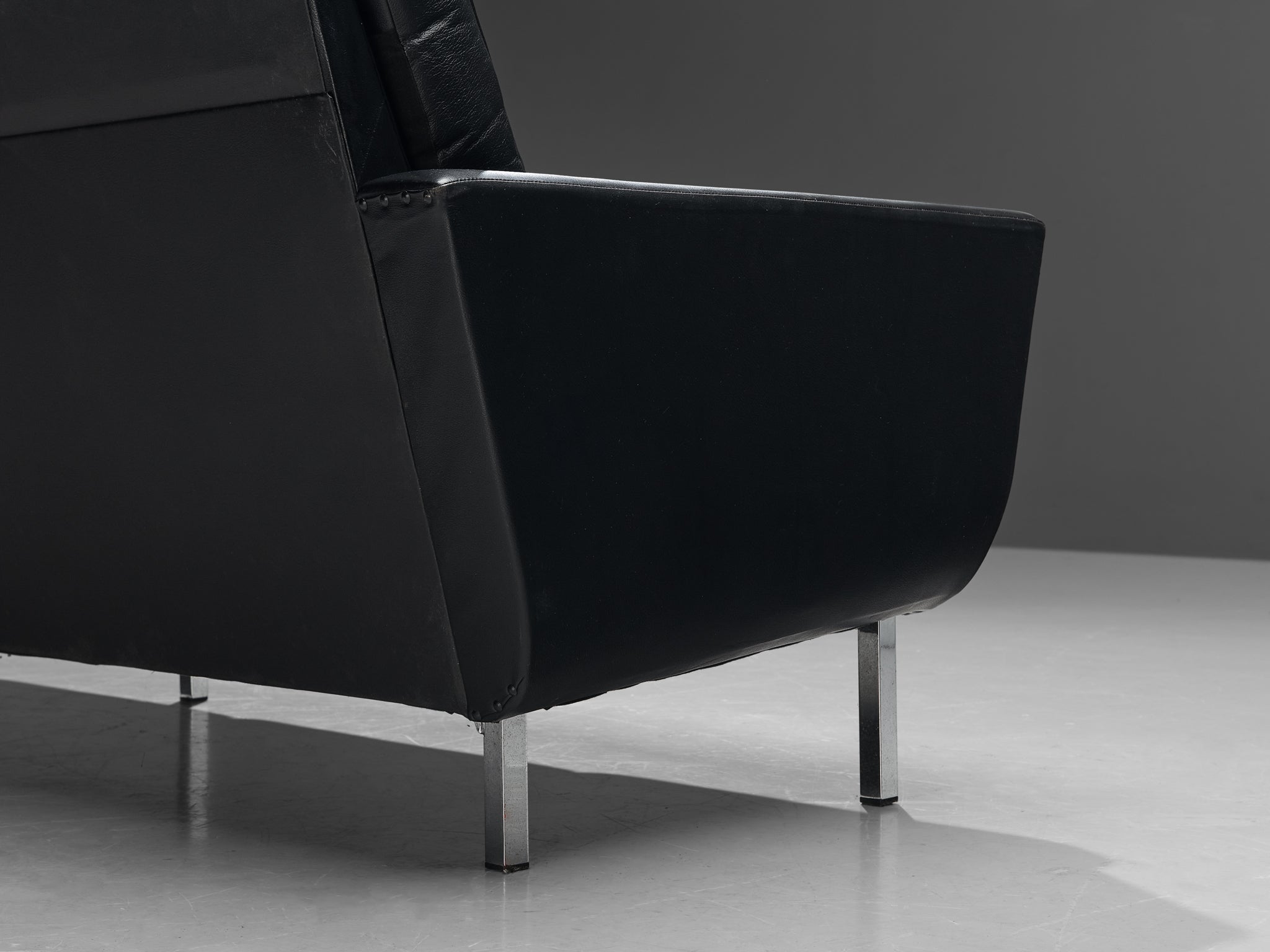 Four-Seater Sofa in Black Leatherette and Steel seating Morentz