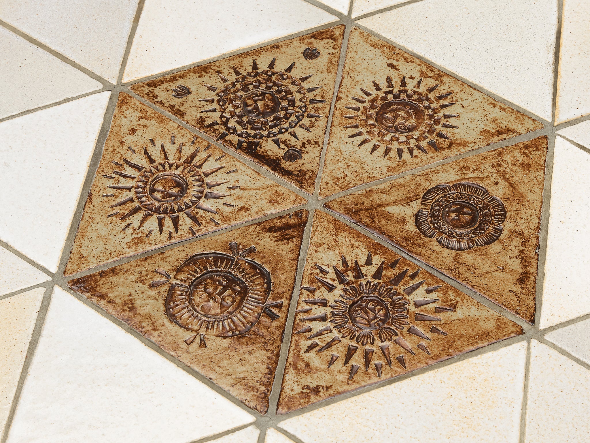 Roger Capron Hexagonal Table in Ceramic Blonde Wood with Sun Motifs tables Morentz