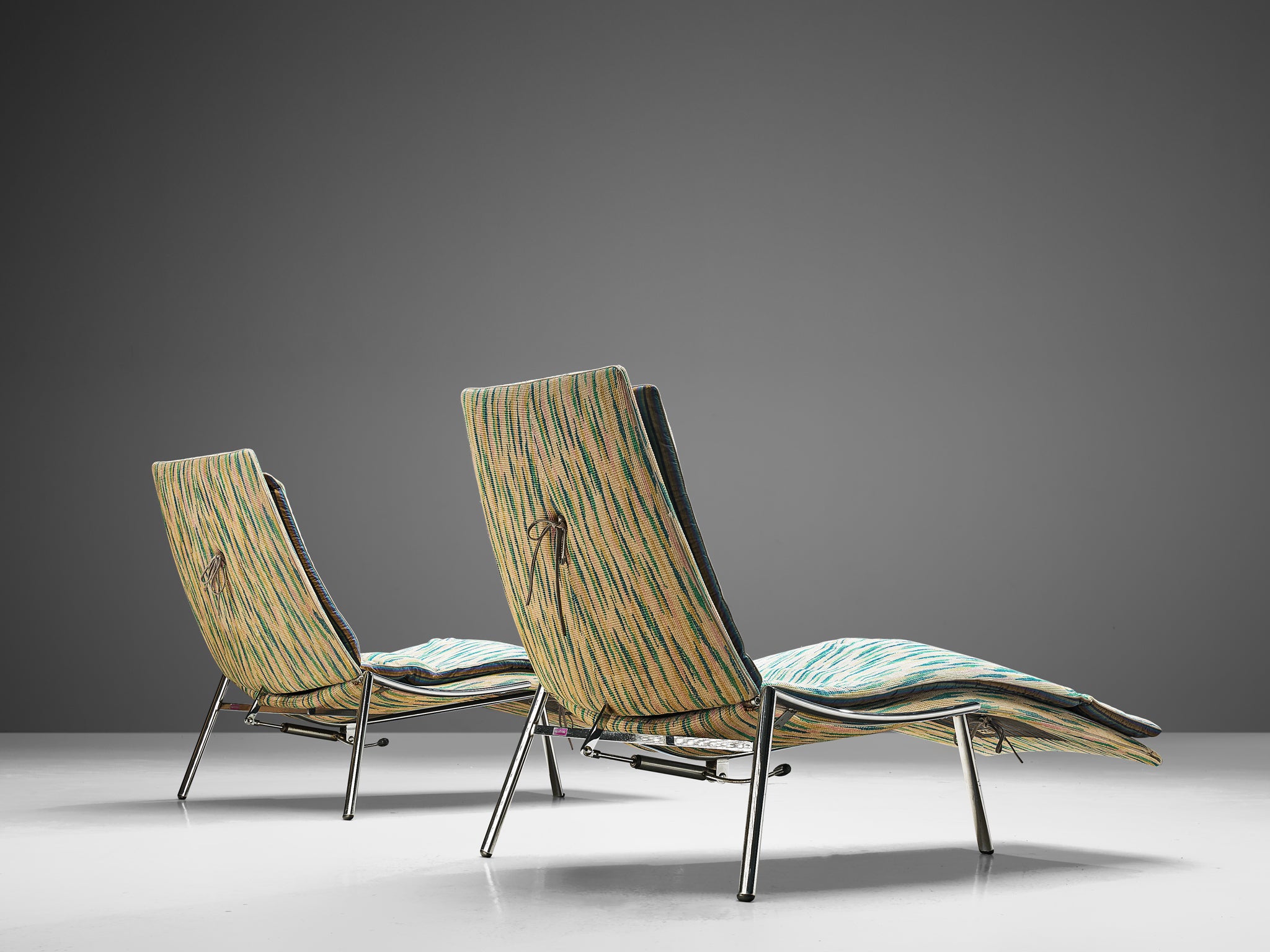 Giovanni Offredi for Saporiti Chaise Longues in Vibrant Upholstery Seating Morentz