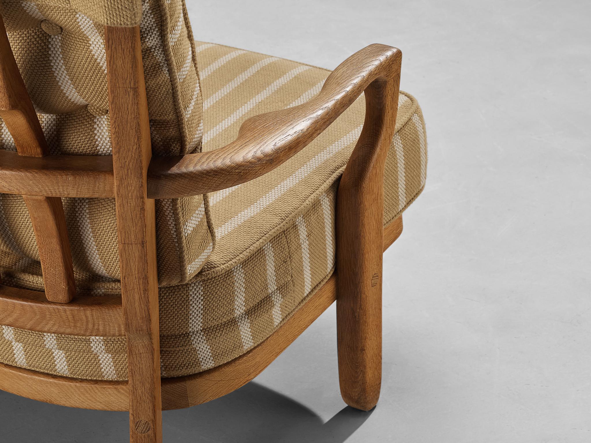 Guillerme & Chambron 'Mid Repos' Lounge Chair Solid Oak Beige White Fabric seating Morentz