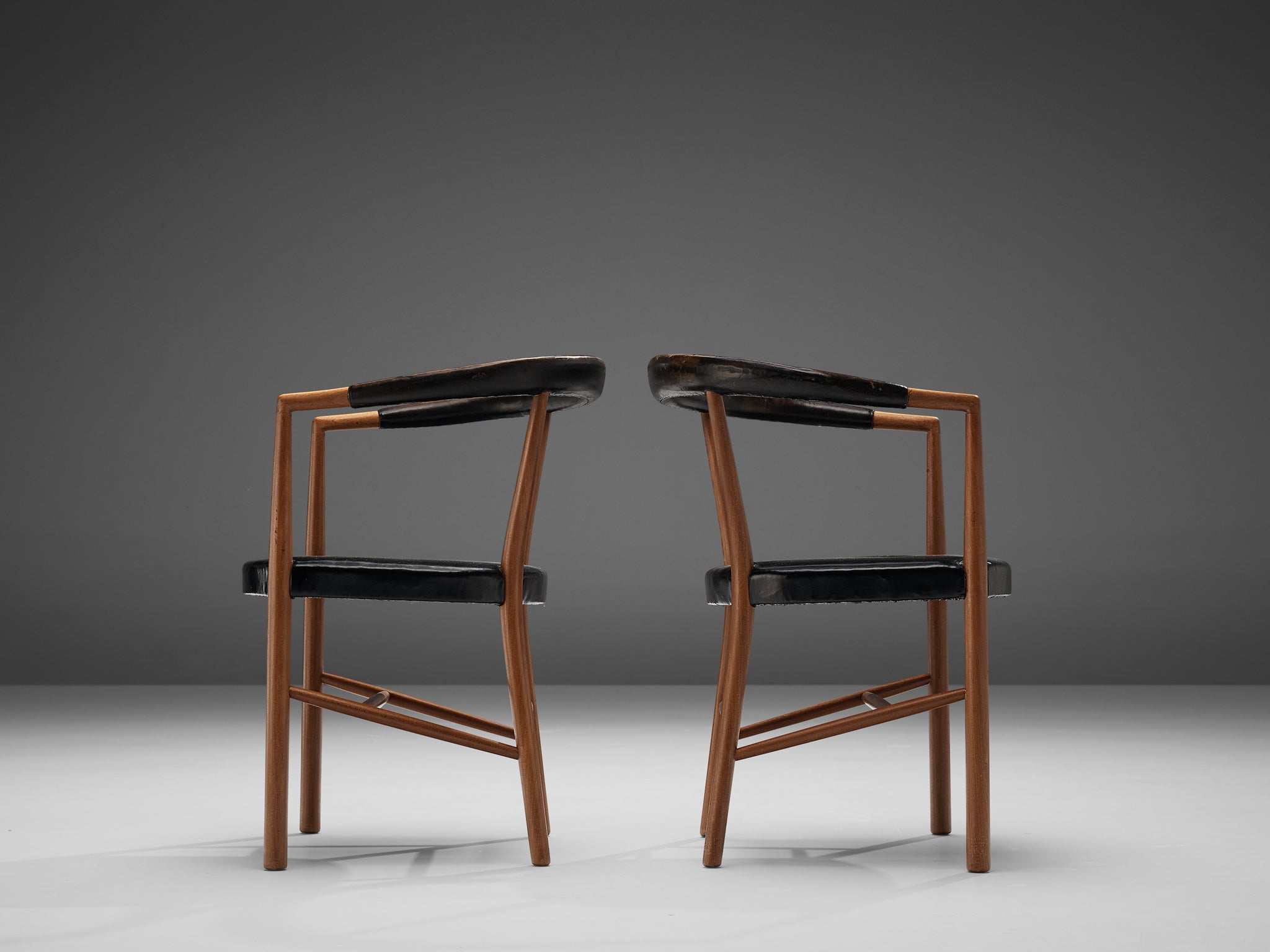 Jacob Kjær 'UN' Armchairs with Original Black Leather and Mahogany seating Morentz