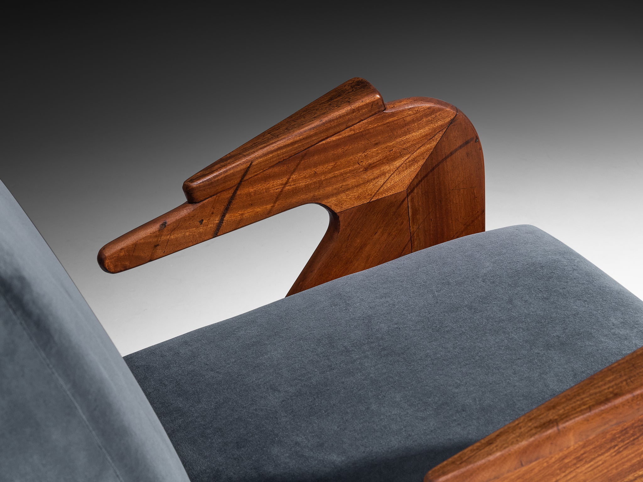 Móveis Drago ‘Novelty’ Armchair in Blue Velvet and Brazilian Hardwood