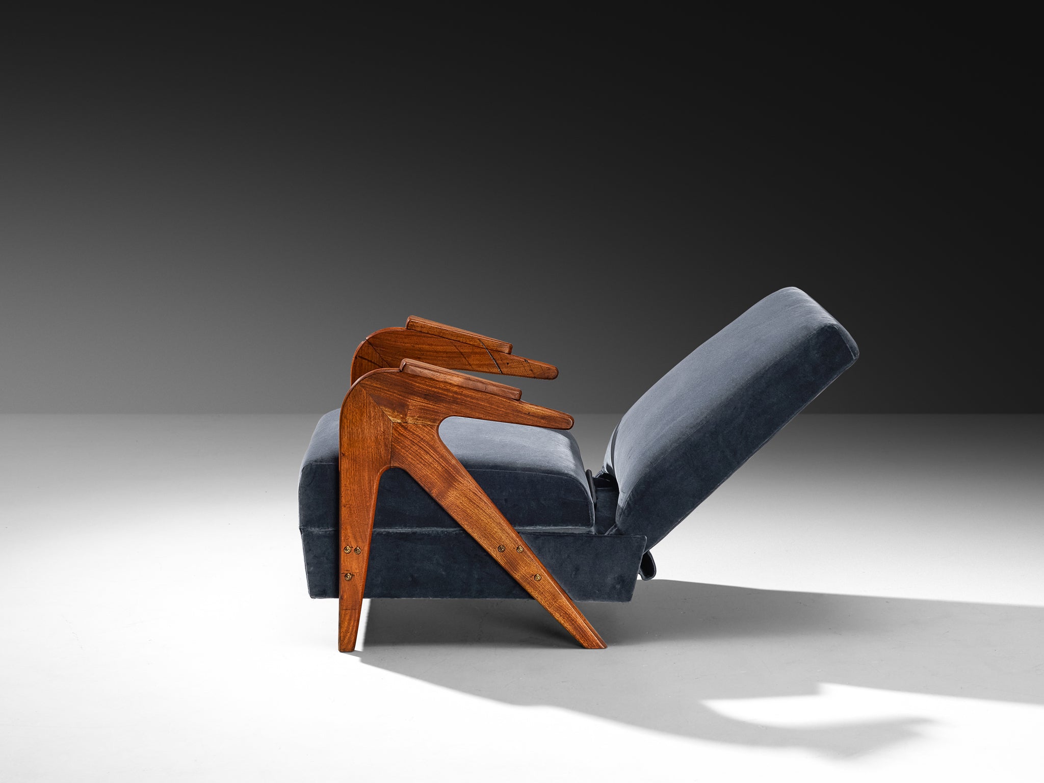 Móveis Drago ‘Novelty’ Armchair in Blue Velvet and Brazilian Hardwood