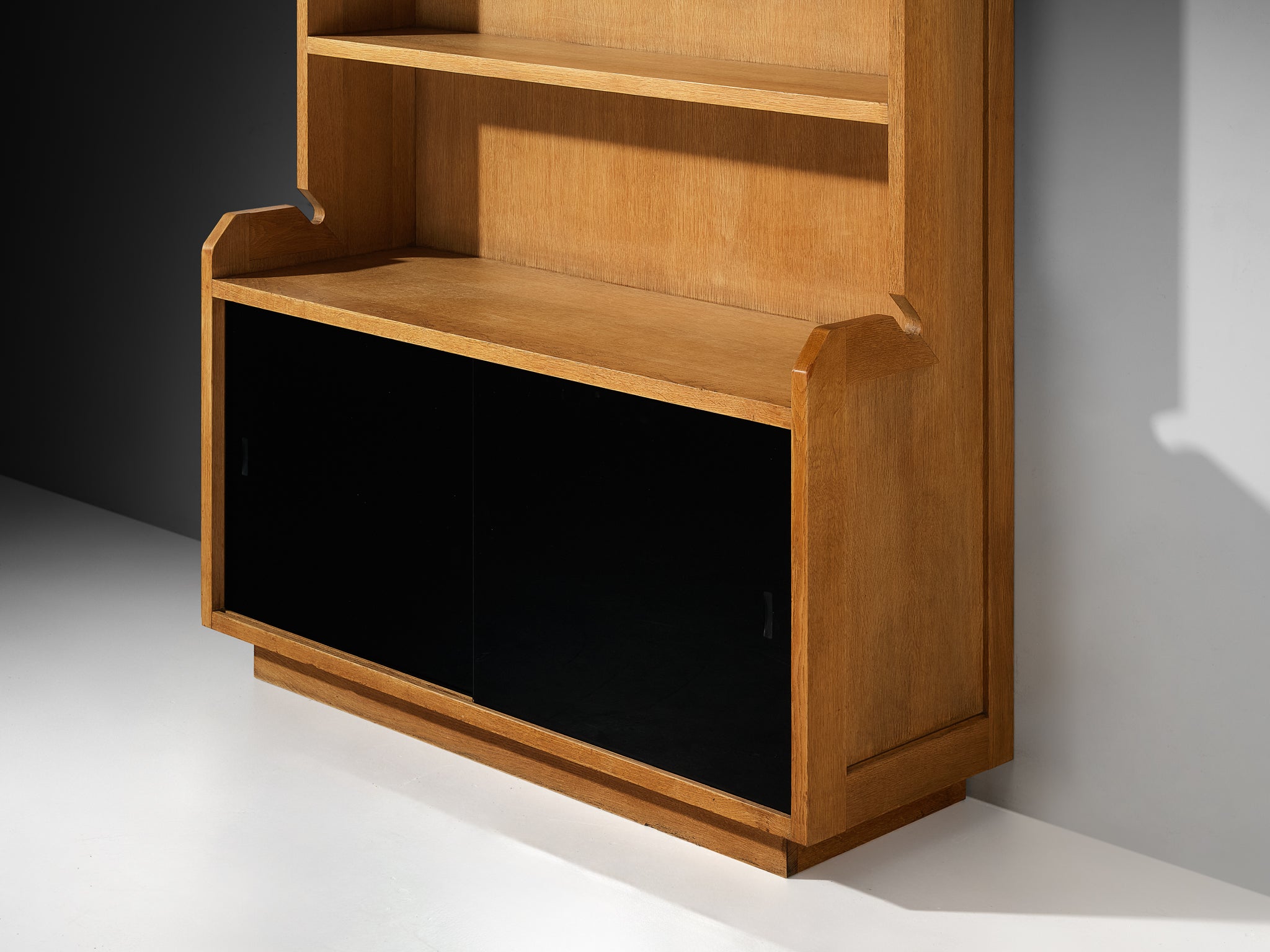 Guillerme & Chambron Bookcase with Cabinet in Solid Oak Case pieces and storage cabinets Morentz