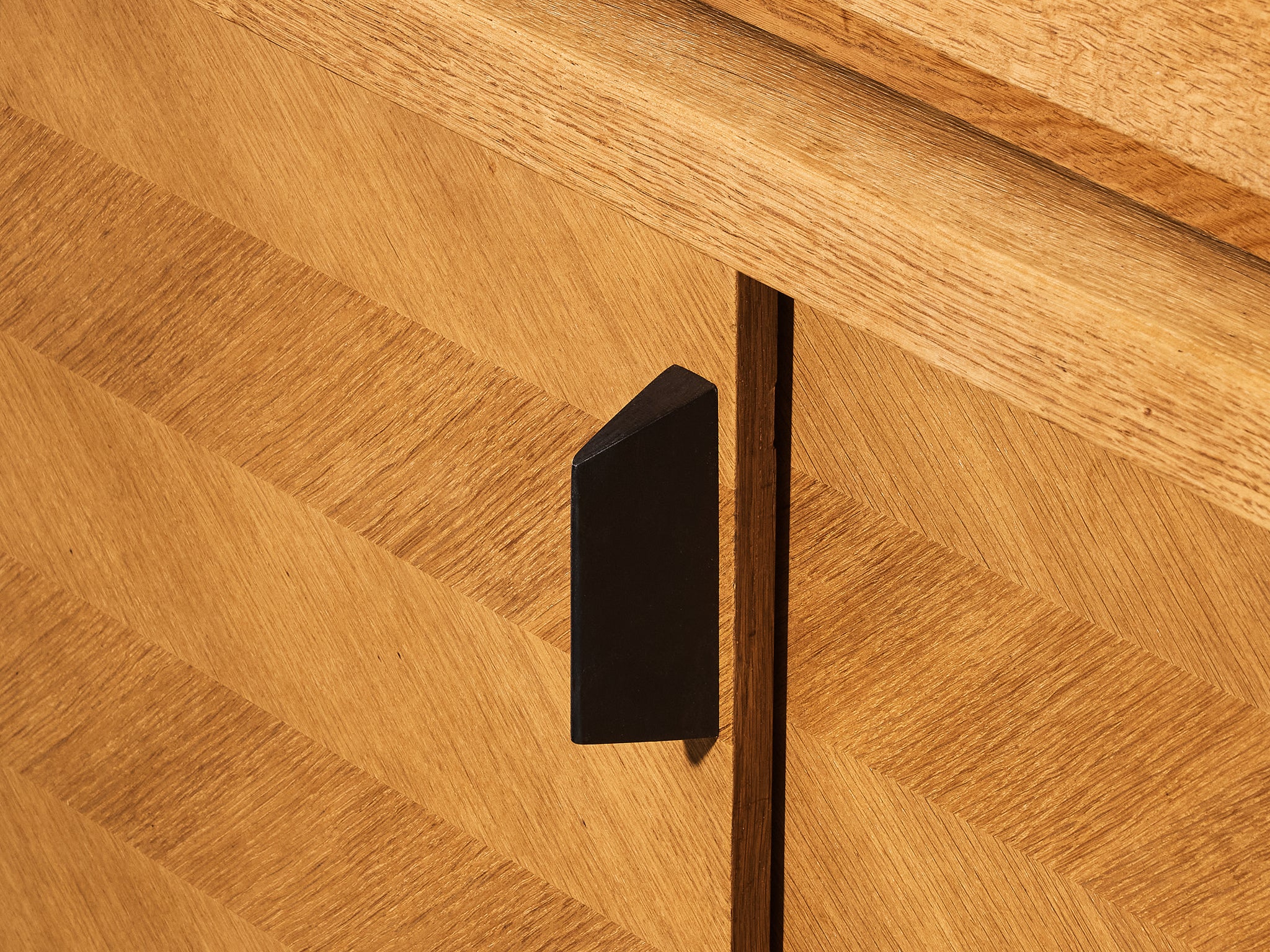 Guillerme & Chambron Sideboard with Sliding-Doors in Solid Oak Case pieces and storage cabinets Morentz