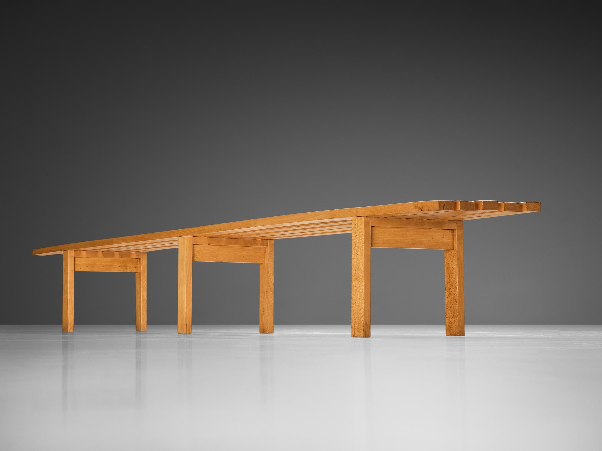 Scandinavian Slatted Bench in Solid Wood seating Morentz