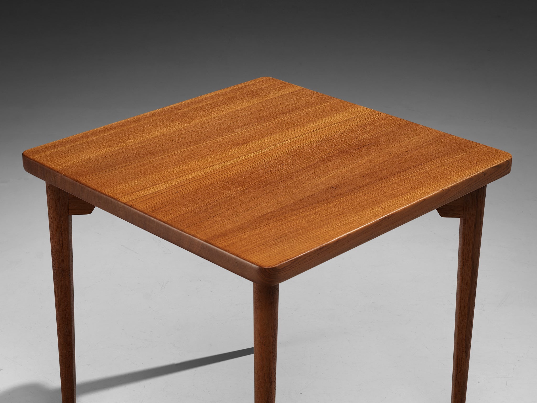 Set of Palle Suenson Side Table in Solid Teak with Edward Wormley Armchairs tables Morentz