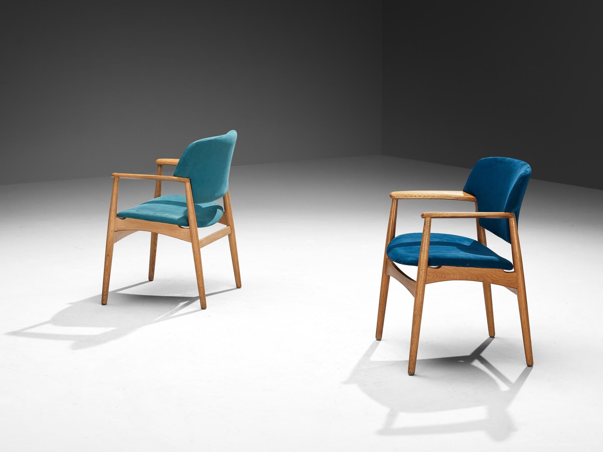 Ejnar Larsen & Axel Bender Madsen for Fritz Hansen Armchairs in Oak seating Morentz