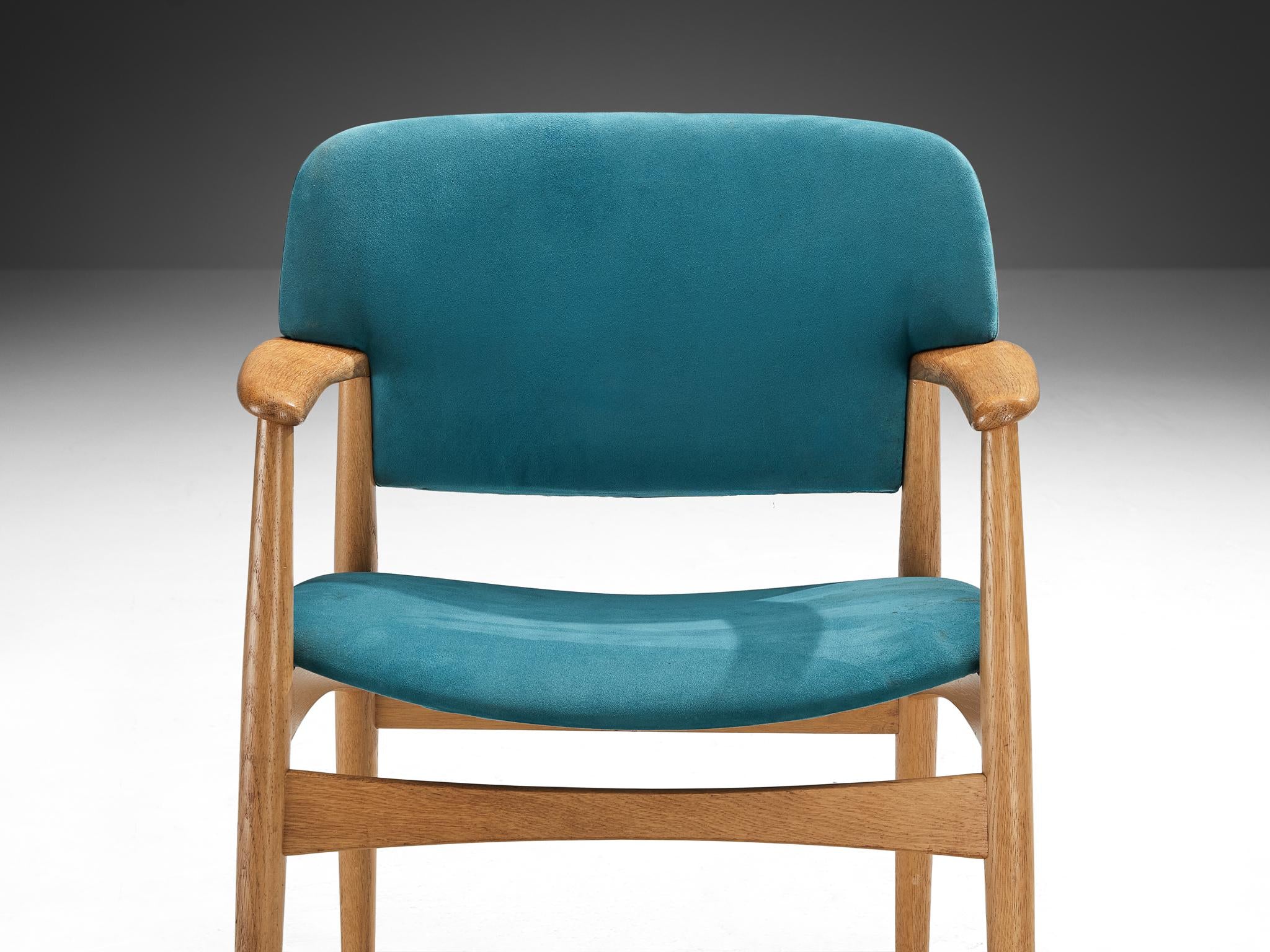 Ejnar Larsen & Axel Bender Madsen for Fritz Hansen Armchairs in Oak seating Morentz