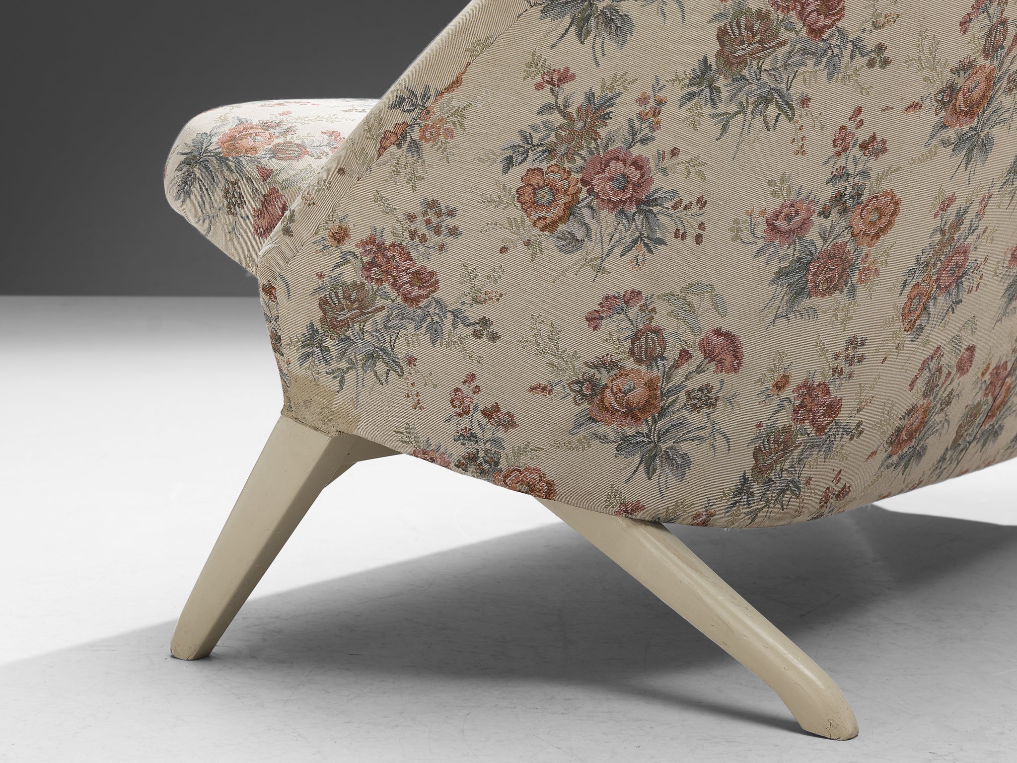 Theo Ruth for Artifort 'Congo' Settee Sofa in Floral Upholstery and Wood seating Morentz