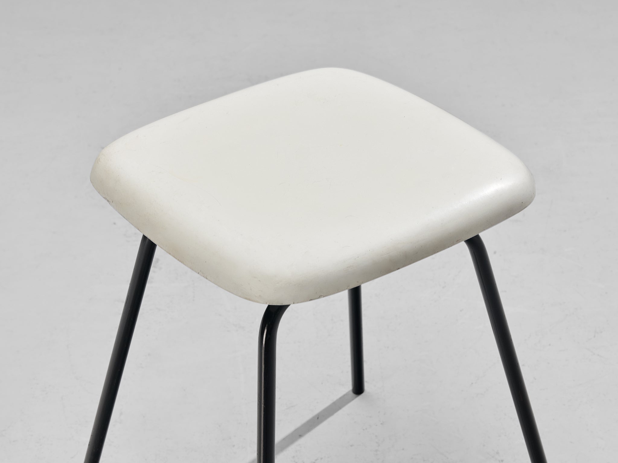 Modern Stools in White Fiberglass and Black Coated Steel seating Morentz