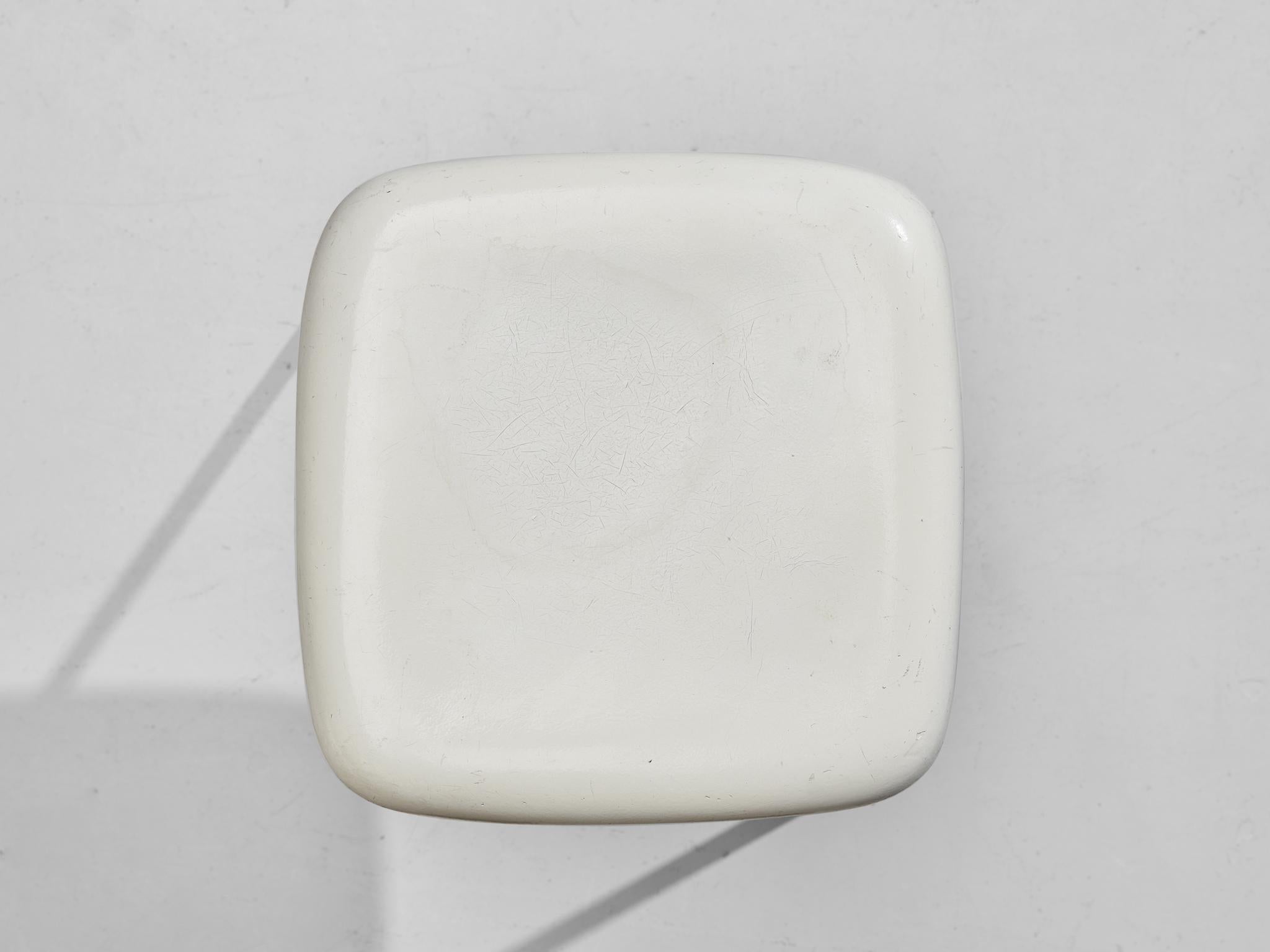 Modern Stools in White Fiberglass and Black Coated Steel seating Morentz