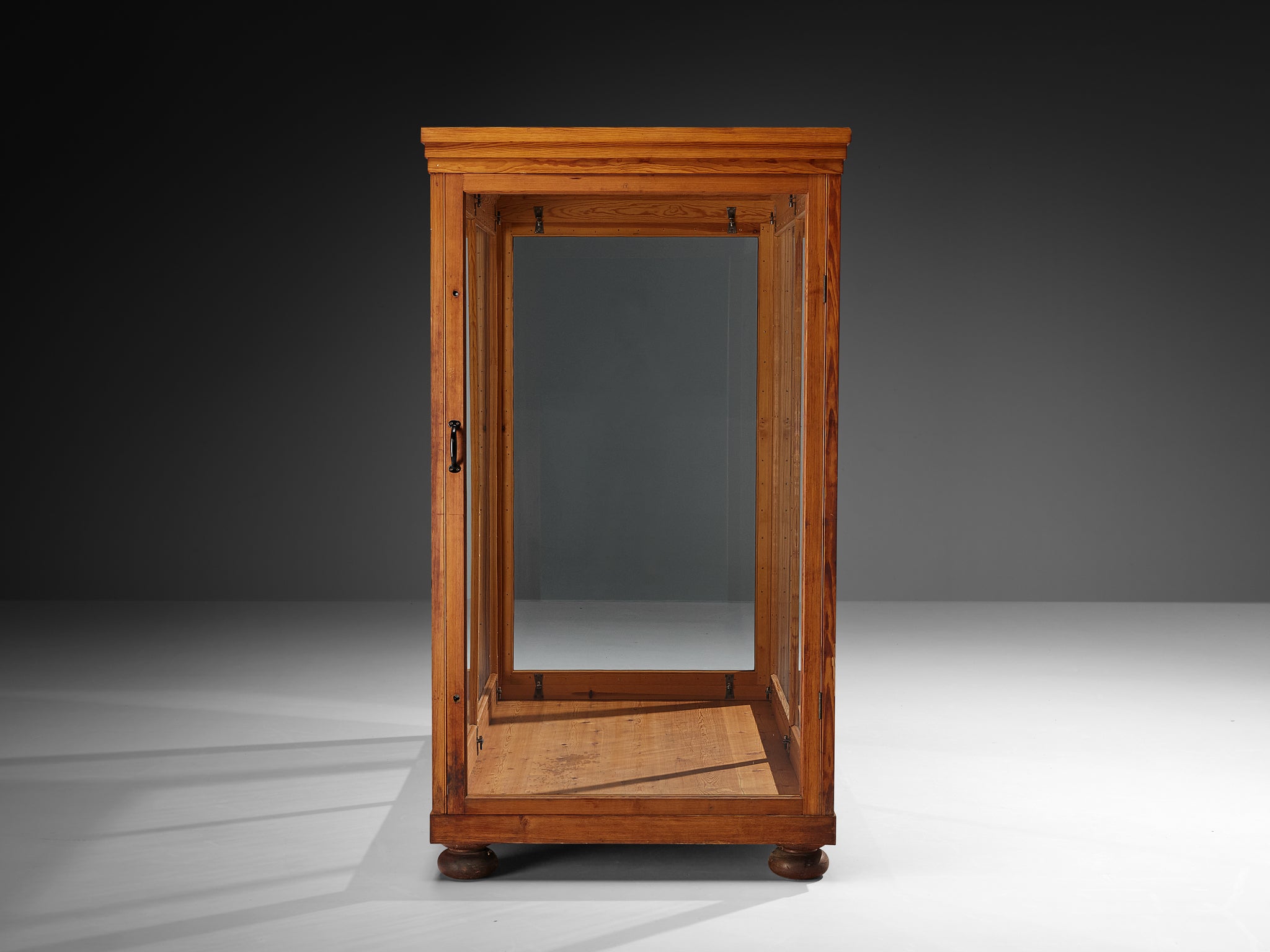 Large Showcase in Pine and Glass Case pieces and storage cabinets Morentz