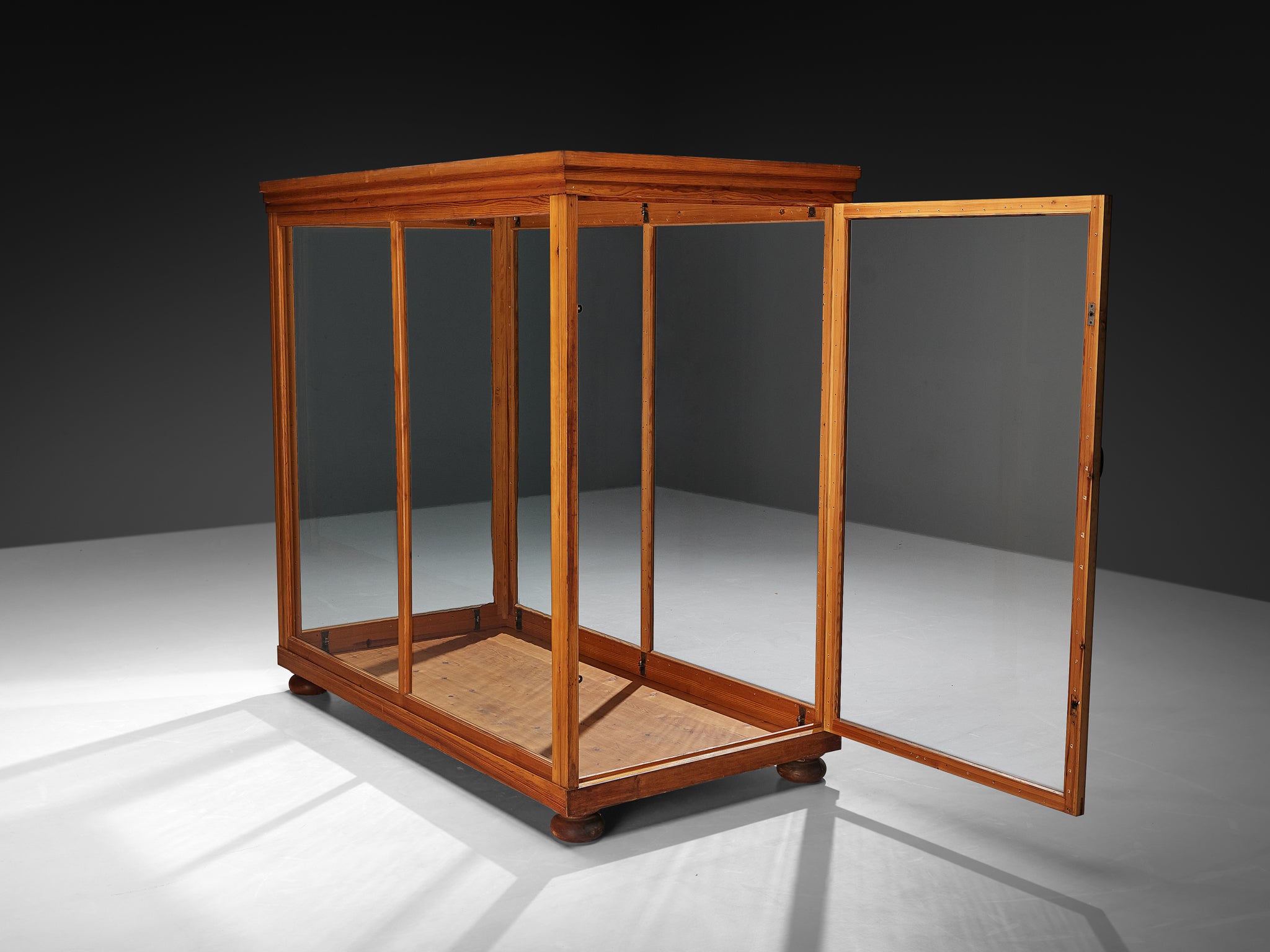 Large Showcase in Pine and Glass Case pieces and storage cabinets Morentz