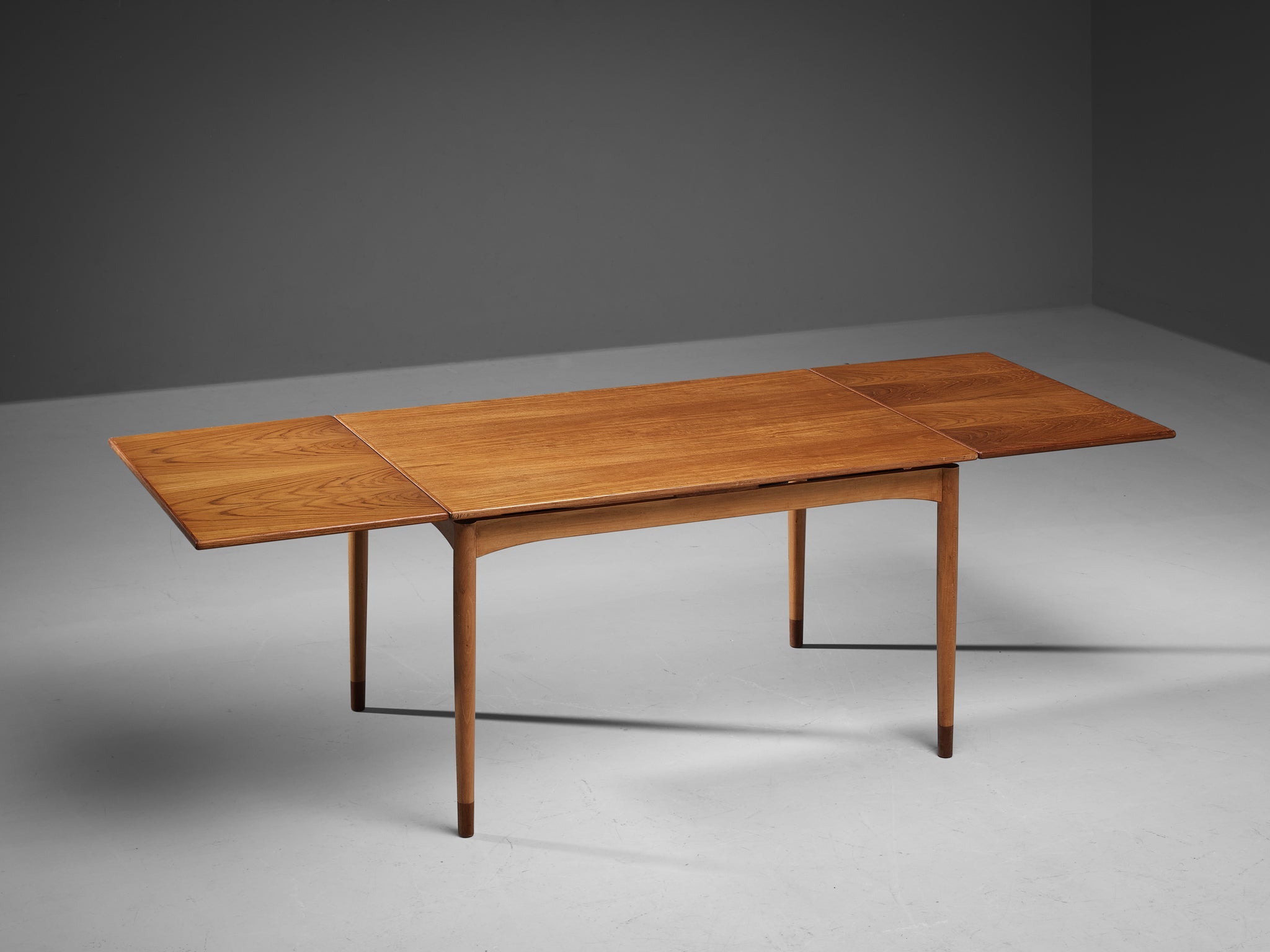Børge Mogensen for Søborg Møbelfabrik Extendable Dining Table in Teak tables Morentz