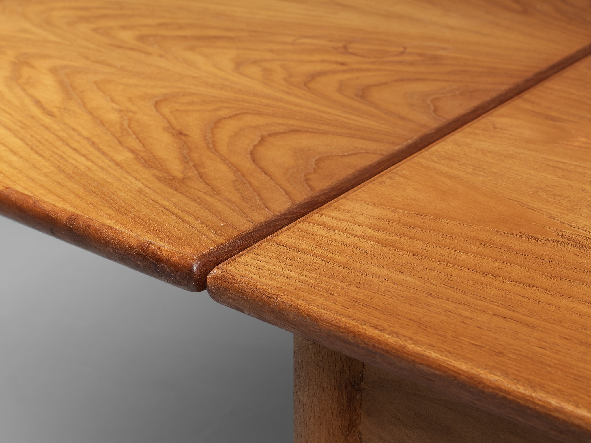 Børge Mogensen for Søborg Møbelfabrik Extendable Dining Table in Teak tables Morentz