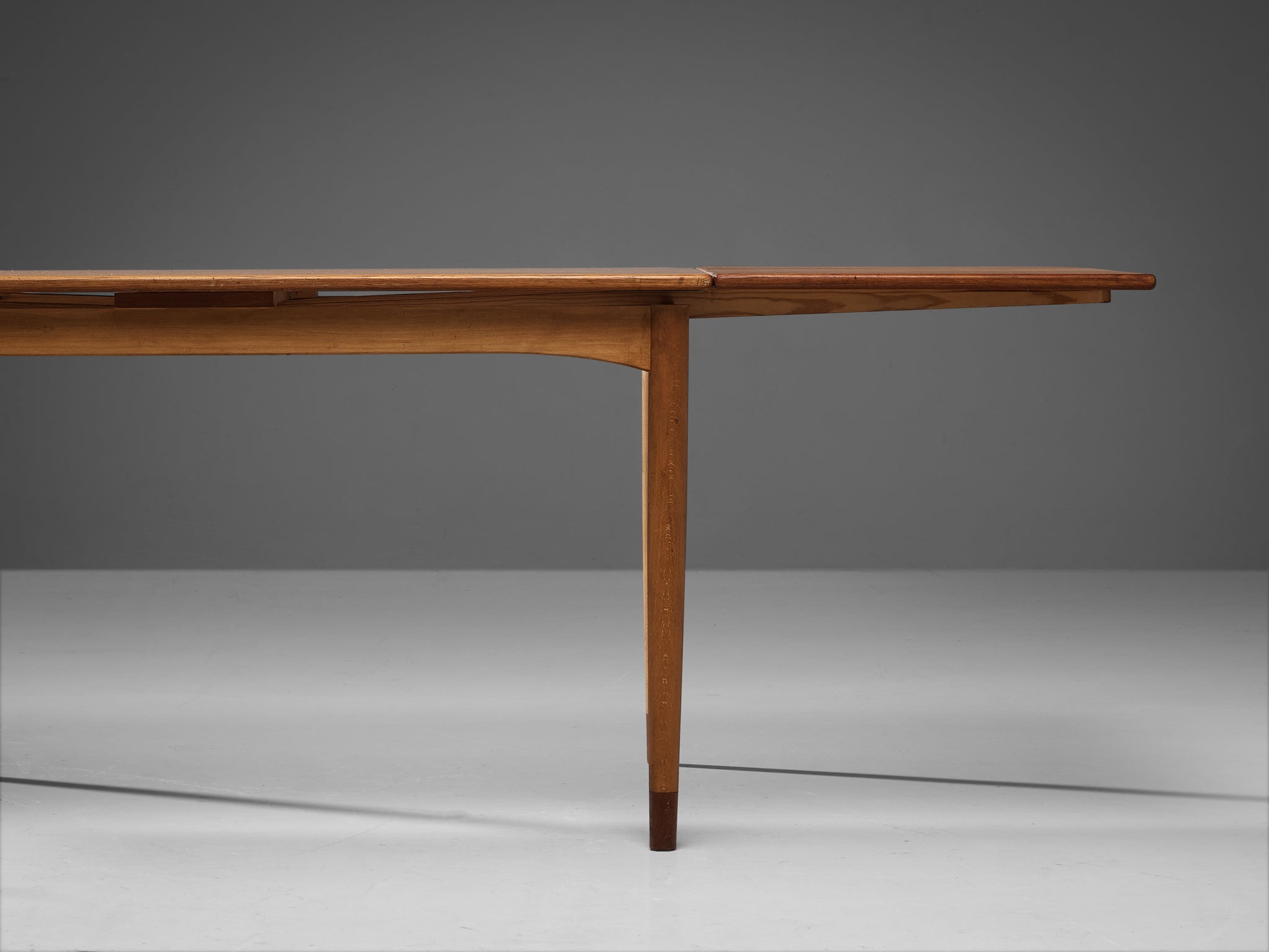 Børge Mogensen for Søborg Møbelfabrik Extendable Dining Table in Teak tables Morentz