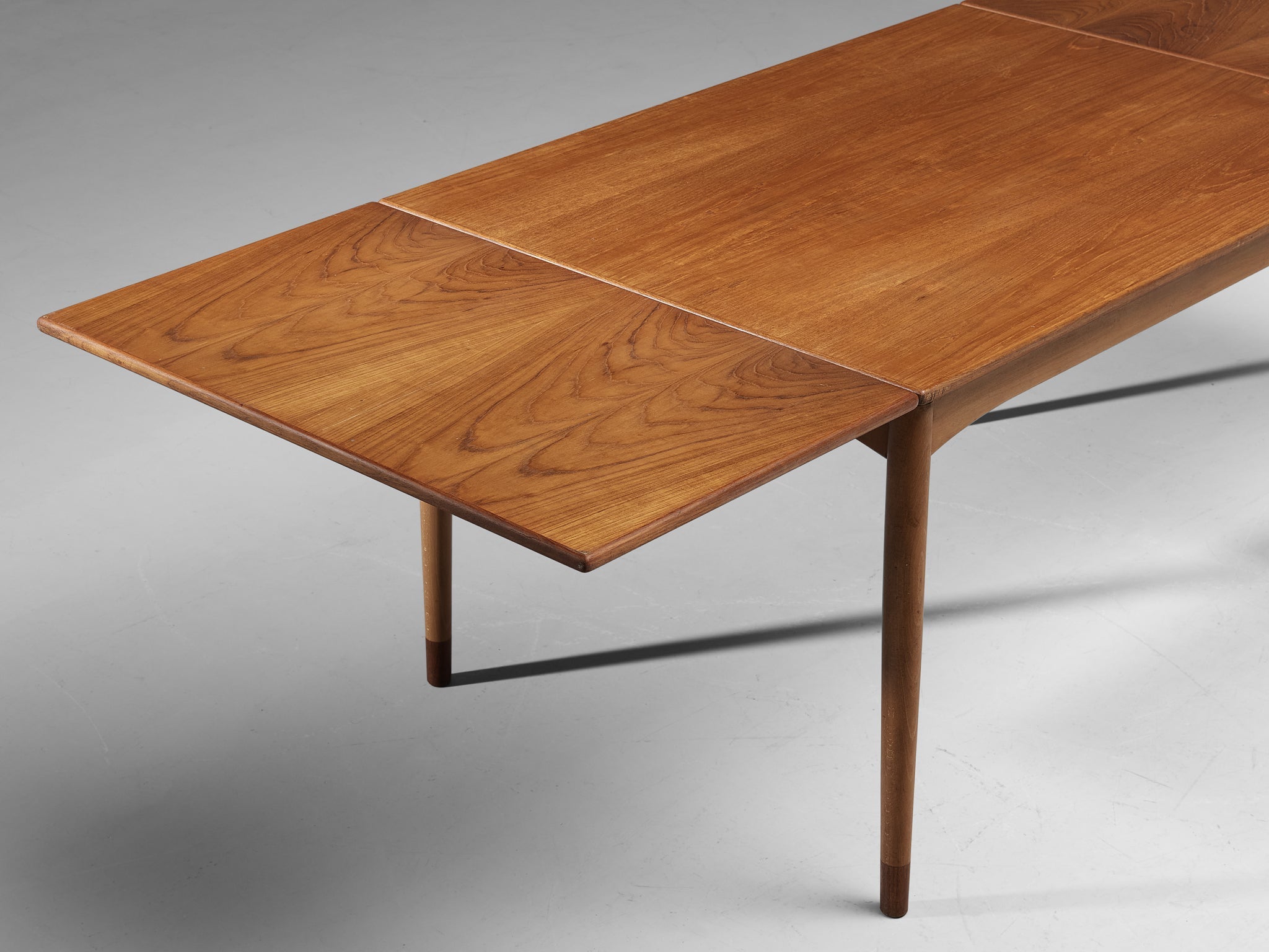 Børge Mogensen for Søborg Møbelfabrik Extendable Dining Table in Teak tables Morentz