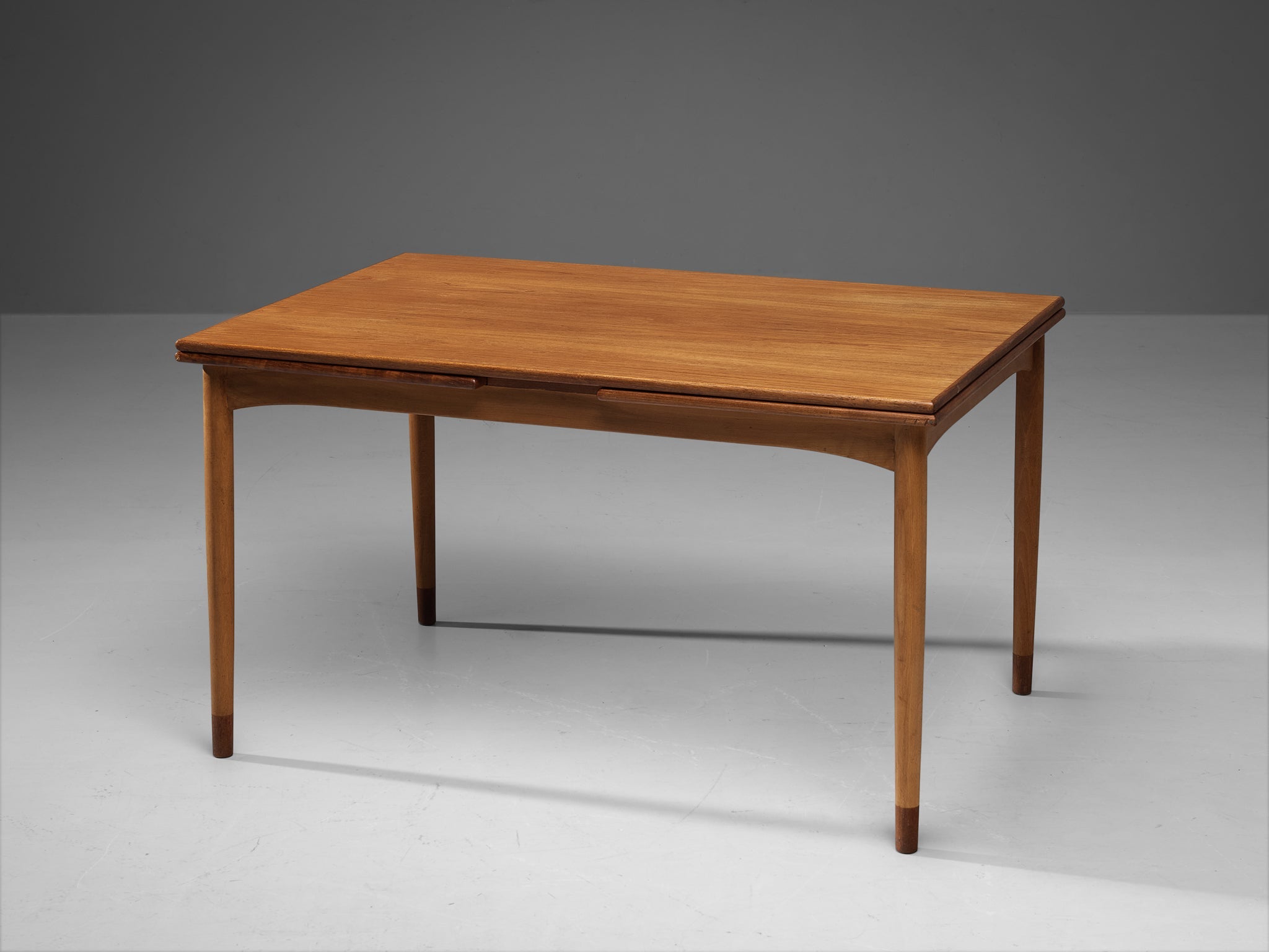 Børge Mogensen for Søborg Møbelfabrik Extendable Dining Table in Teak tables Morentz