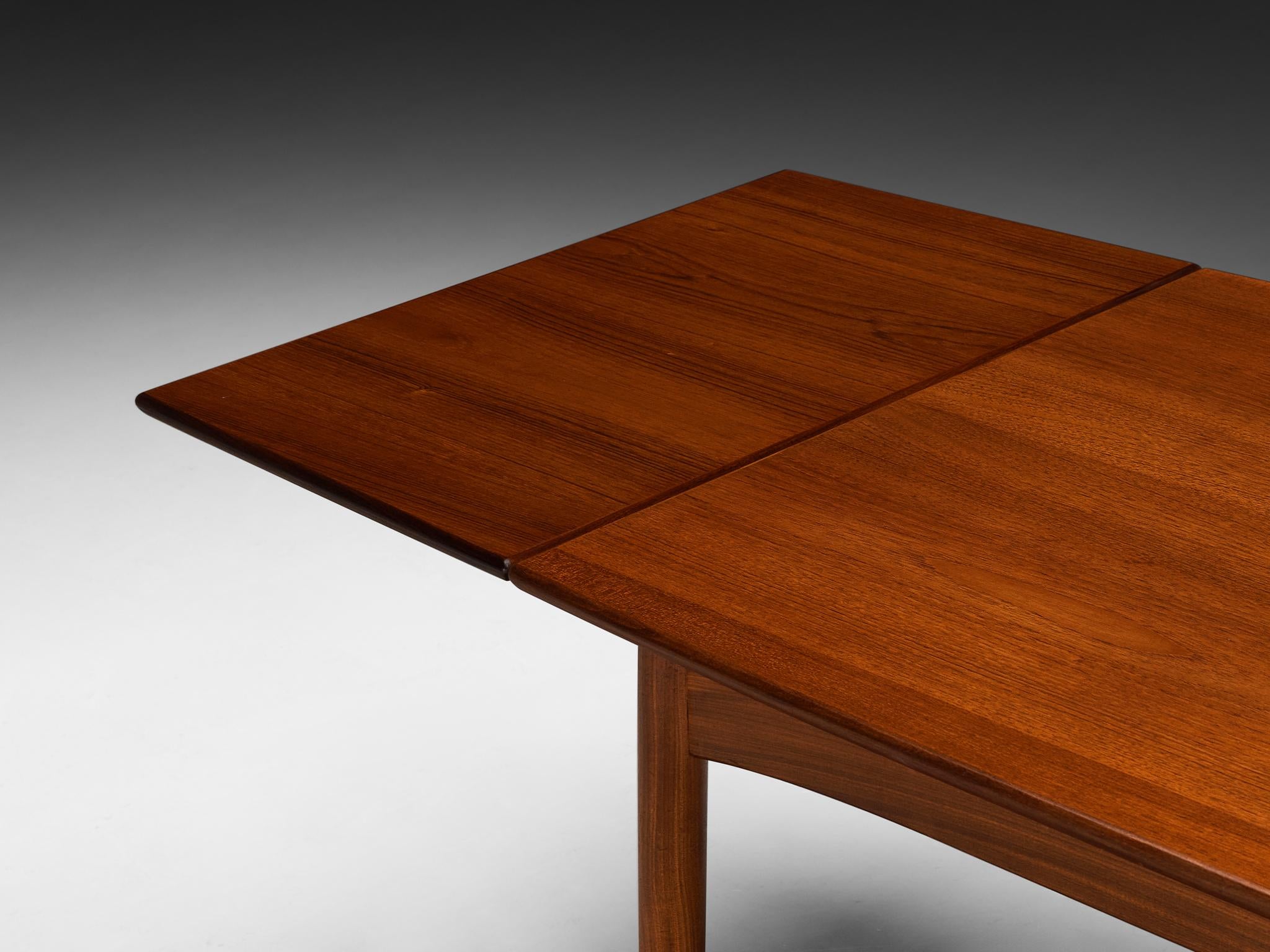 Børge Mogensen for Søborg Møbelfabrik Extendable Dining Table in Teak tables Morentz