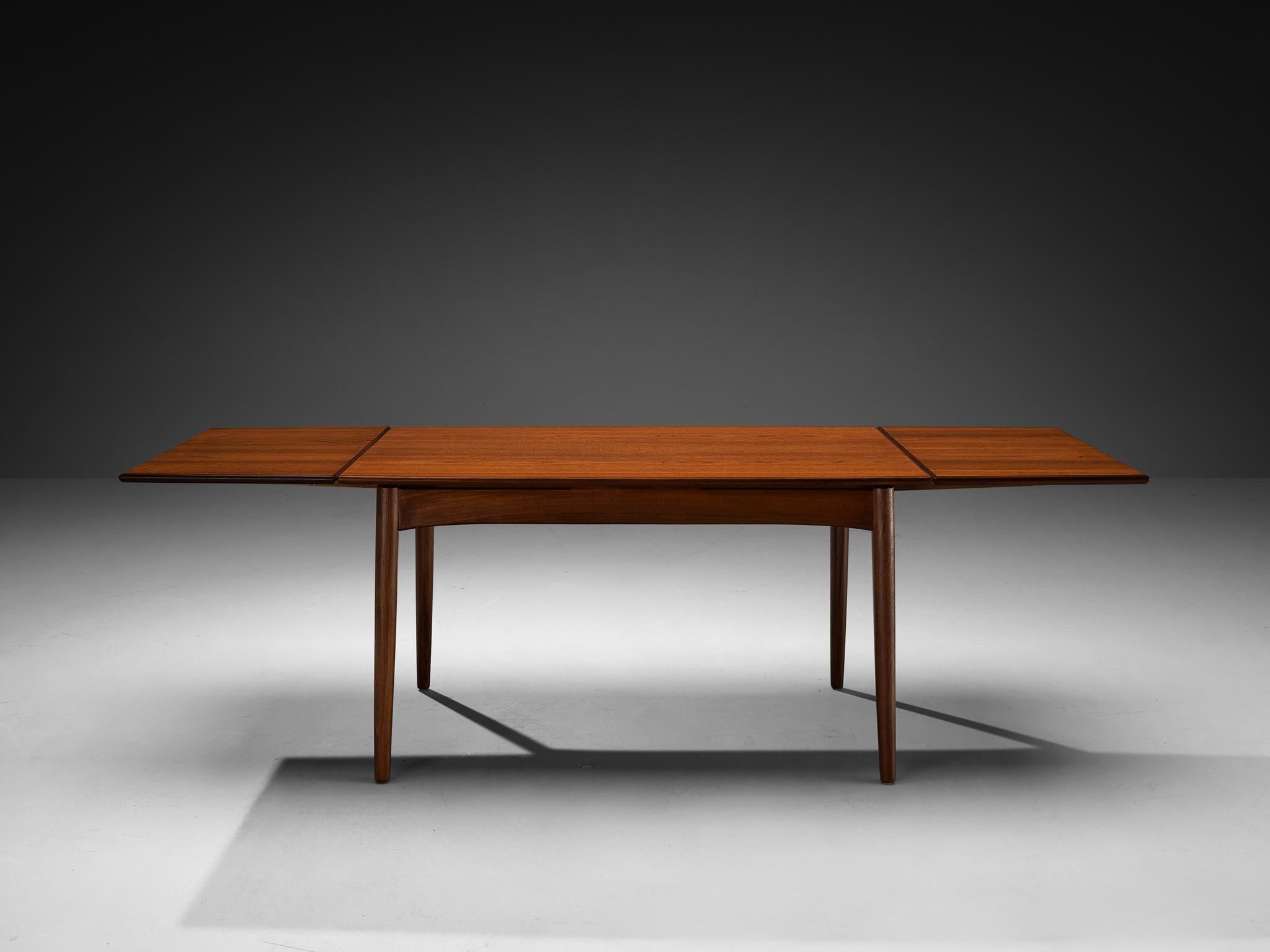 Børge Mogensen for Søborg Møbelfabrik Extendable Dining Table in Teak tables Morentz