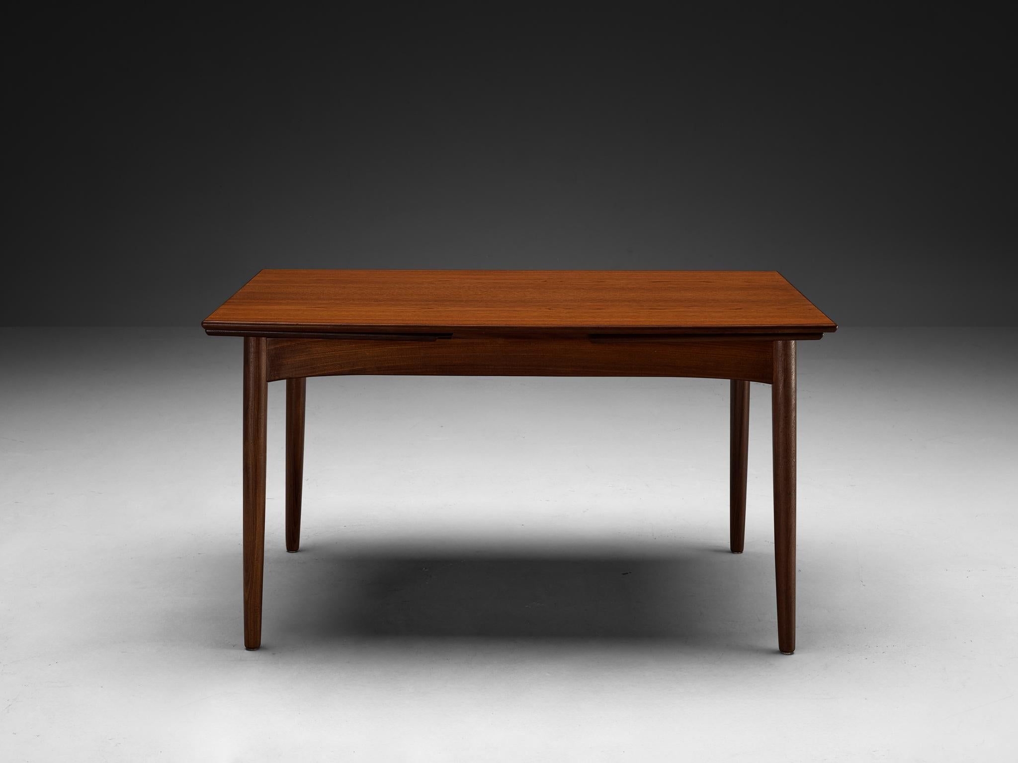 Børge Mogensen for Søborg Møbelfabrik Extendable Dining Table in Teak tables Morentz