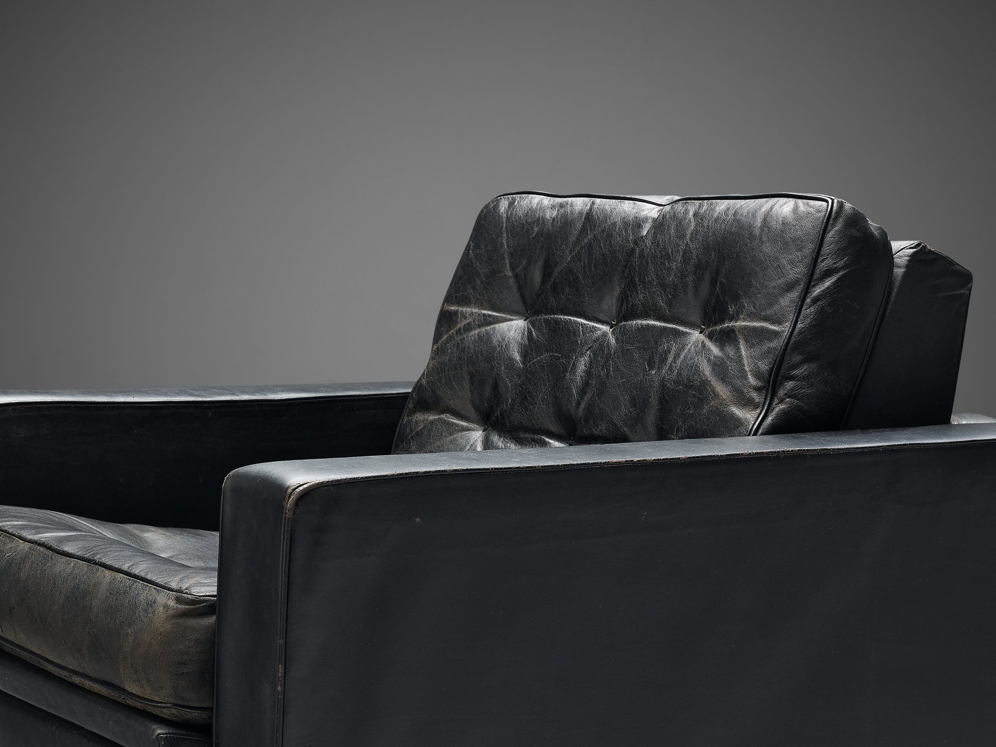 Pair of De Sede Armchairs in Black Leather and Steel seating Morentz