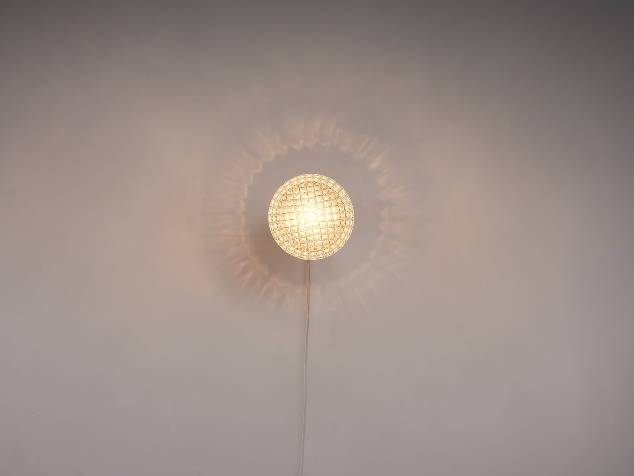 Charming Wall Light in Structured Glass and Brass lighting Morentz